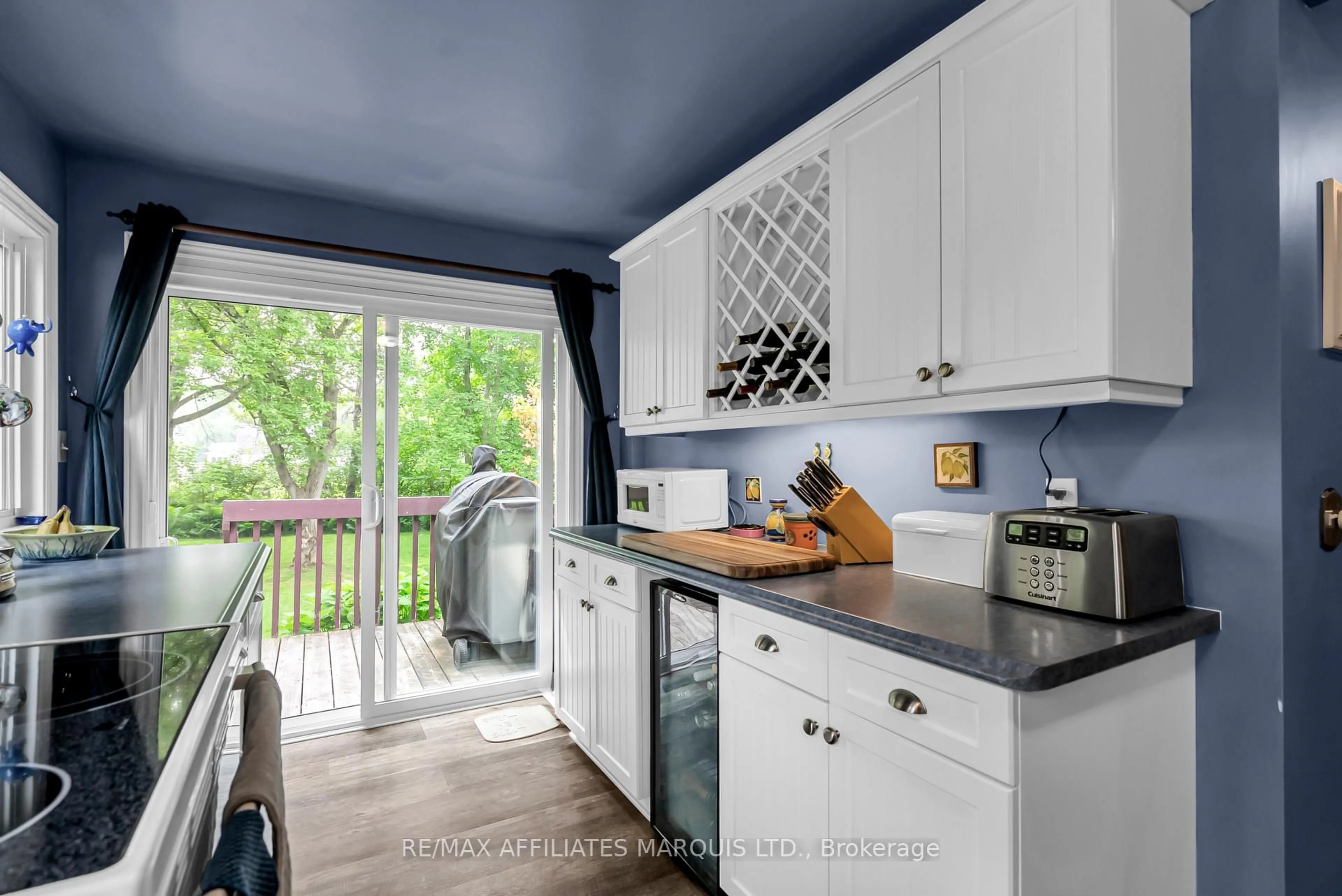 Open concept kitchen, unknown for 20370 Knox St, South Glengarry Ontario K0C 2C0