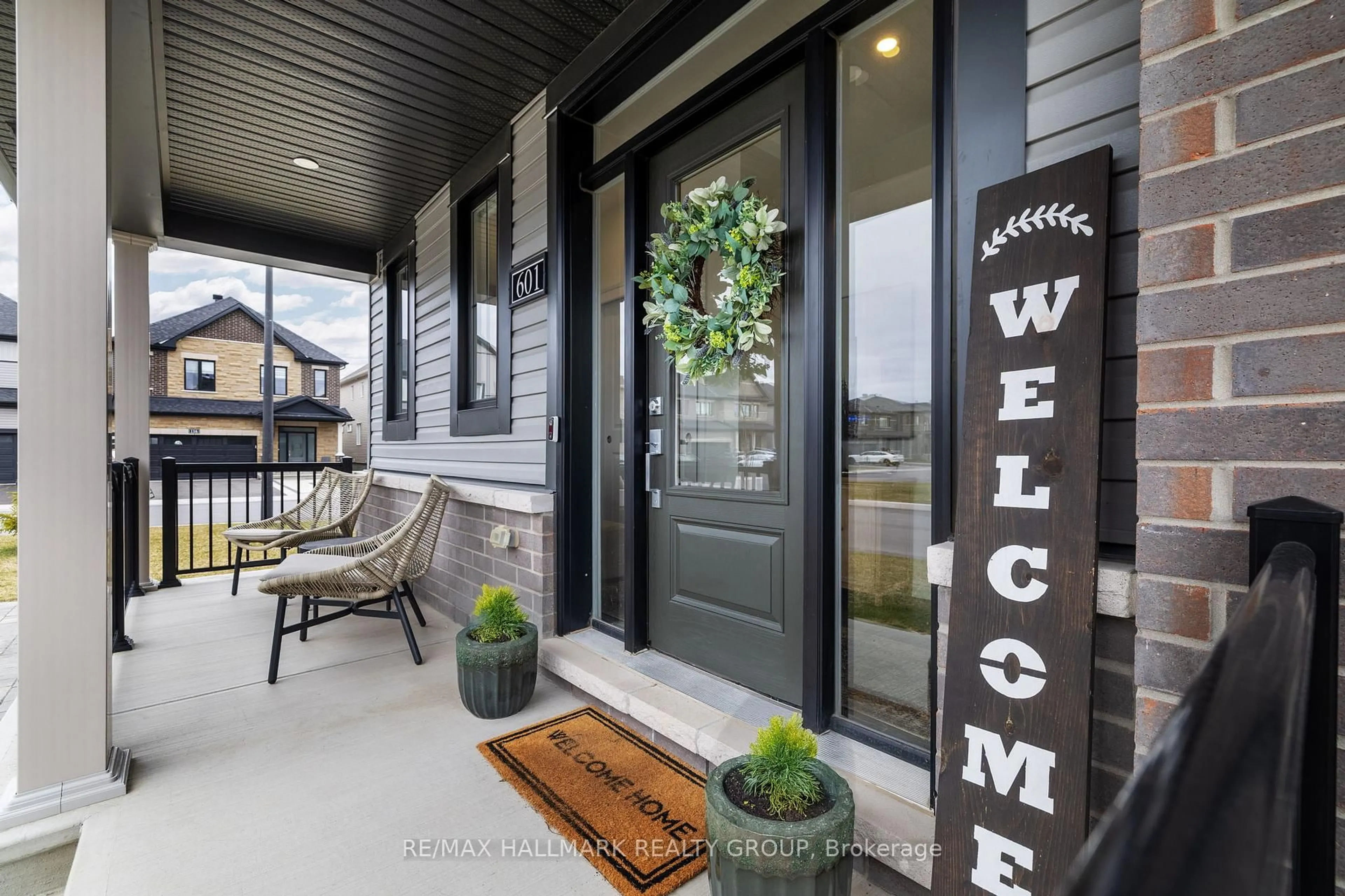 Indoor entryway for 601 Idyllic Terr, Ottawa Ontario K4A 5N9