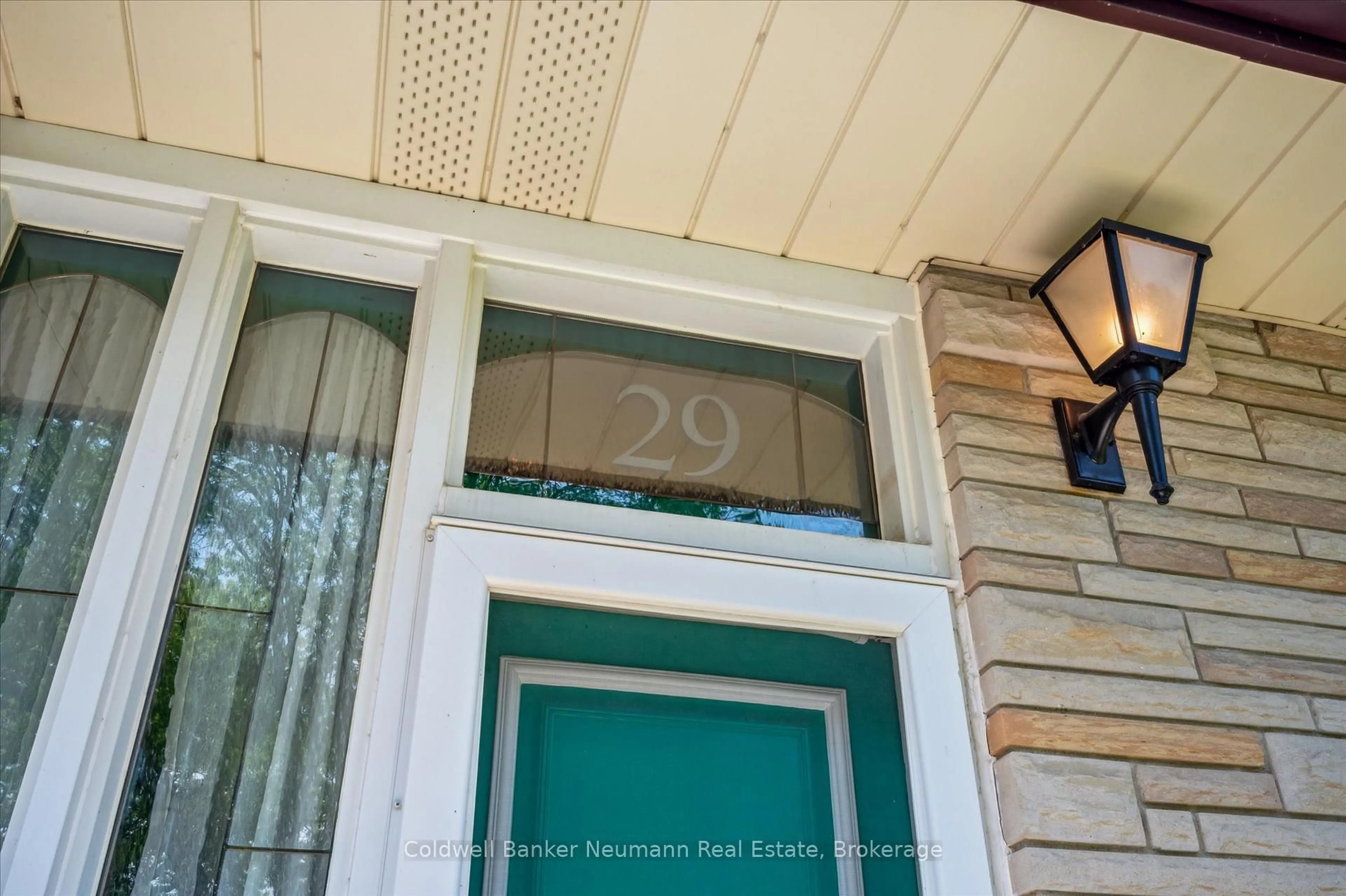 Unknown for 29 Oak St, Guelph Ontario N1G 2N1