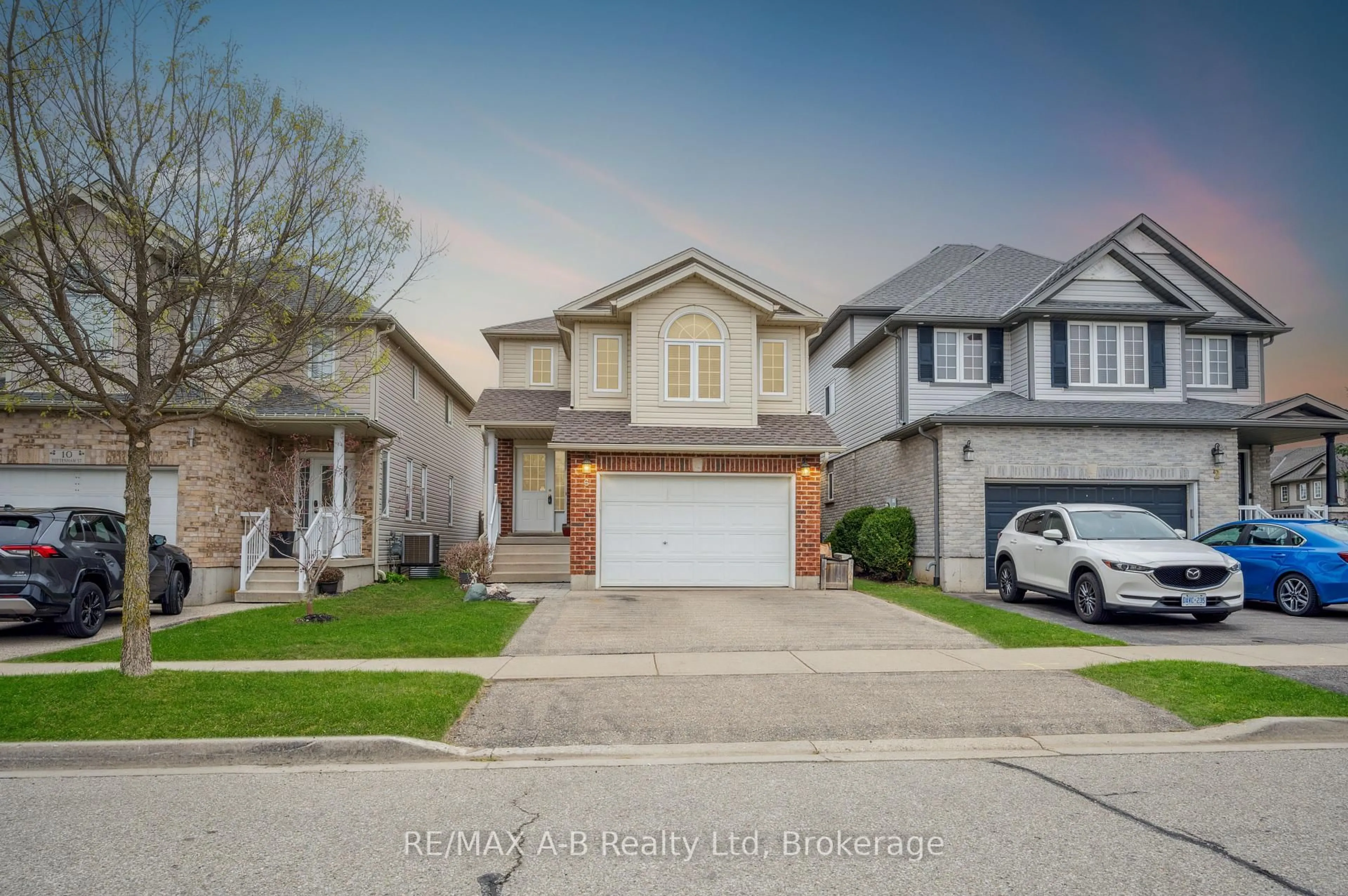 Unknown for 6 Tottenham St, Kitchener Ontario N2R 1V7