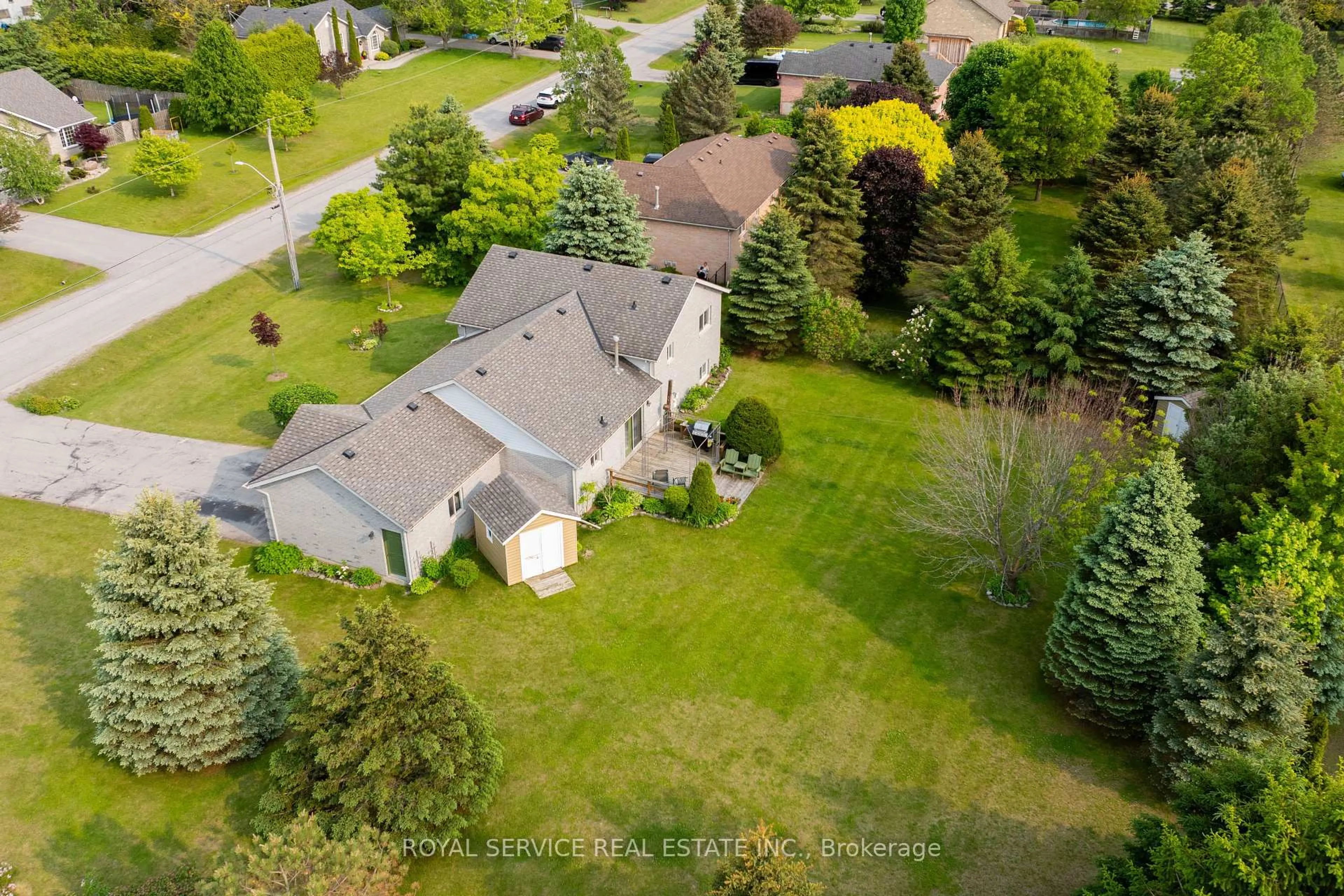 A pic from outside/outdoor area/front of a property/back of a property/a pic from drone, street for 8 Theresa St, Cobourg Ontario K9A 0Y1