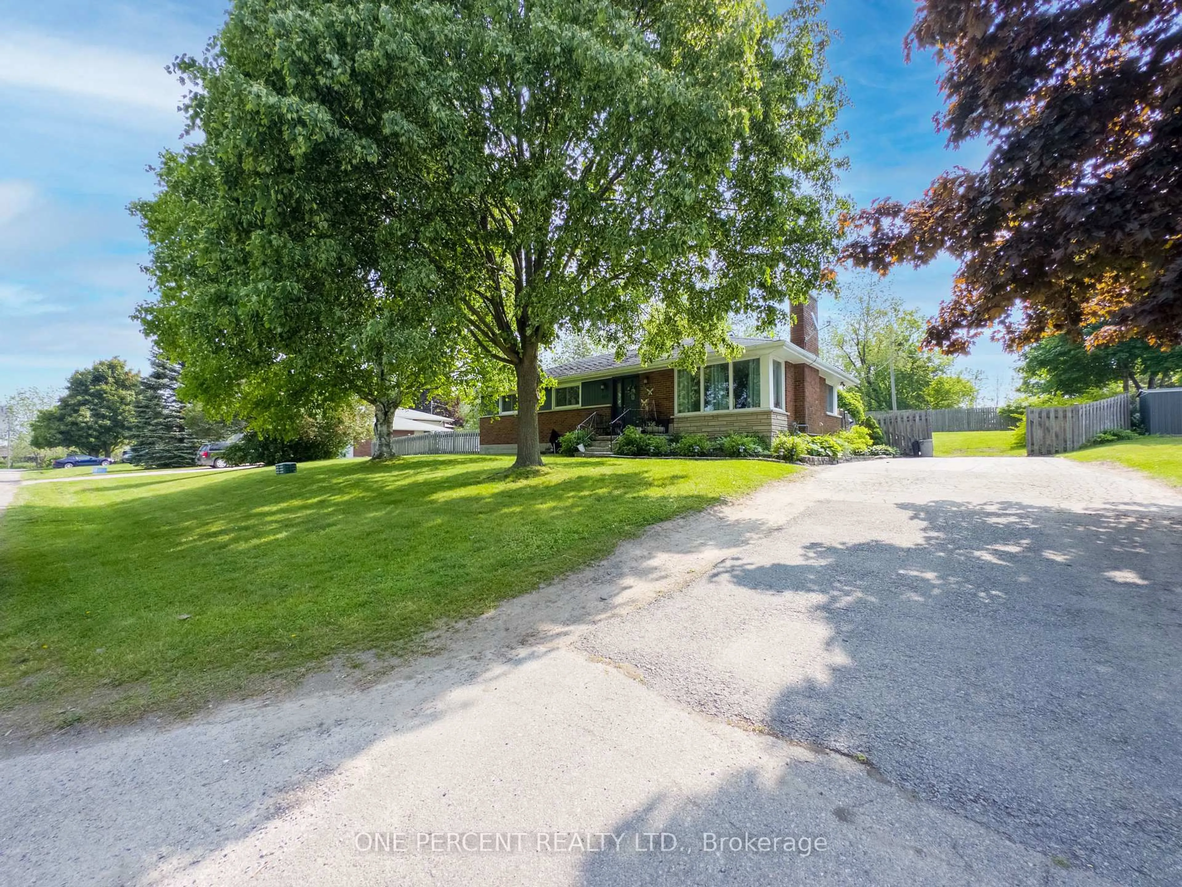 A pic from outside/outdoor area/front of a property/back of a property/a pic from drone, street for 155 Cromwell St, Trent Hills Ontario K0L 1L0
