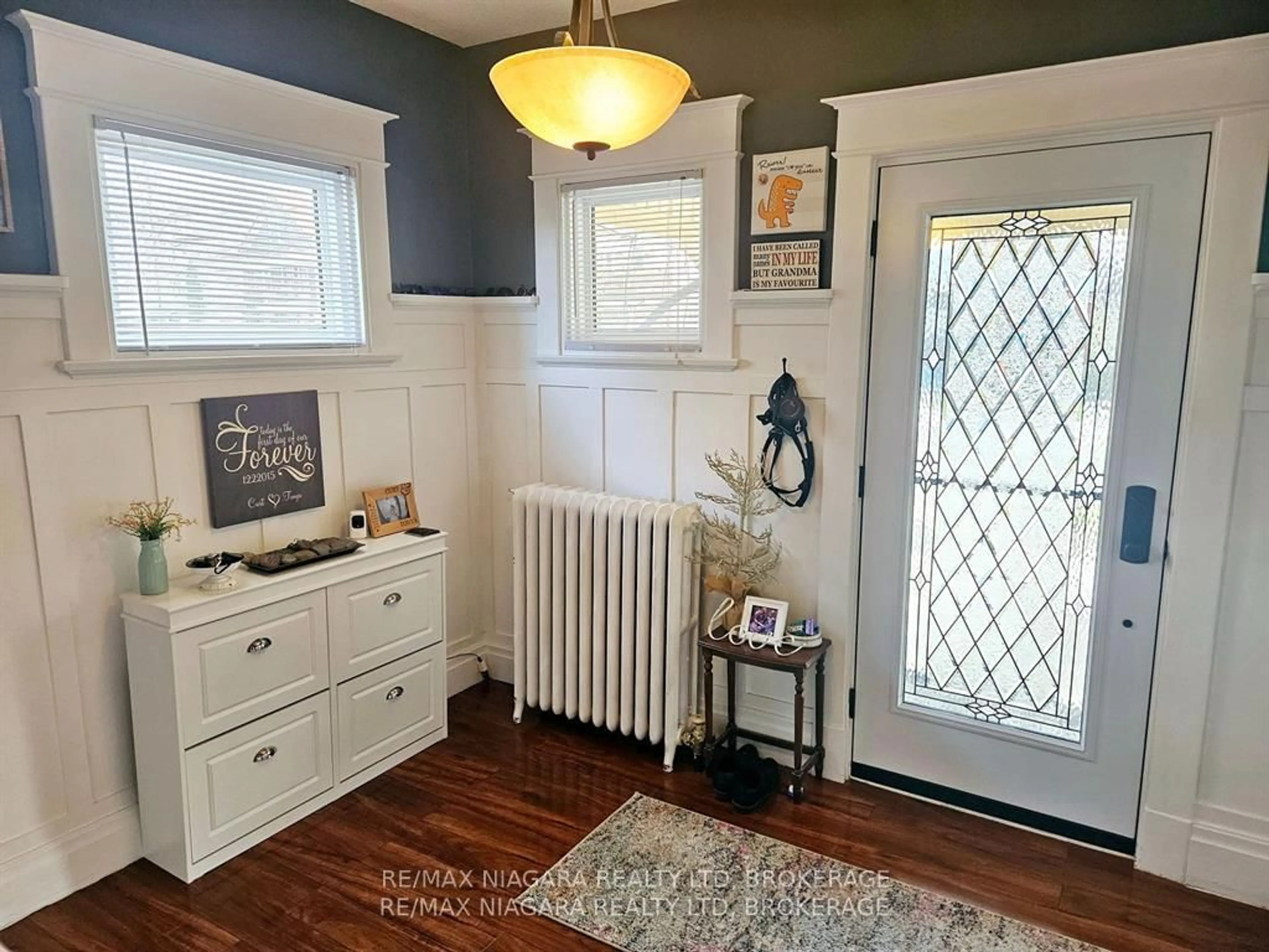 Indoor entryway for 5197 Jepson St, Niagara Falls Ontario L2E 1K9