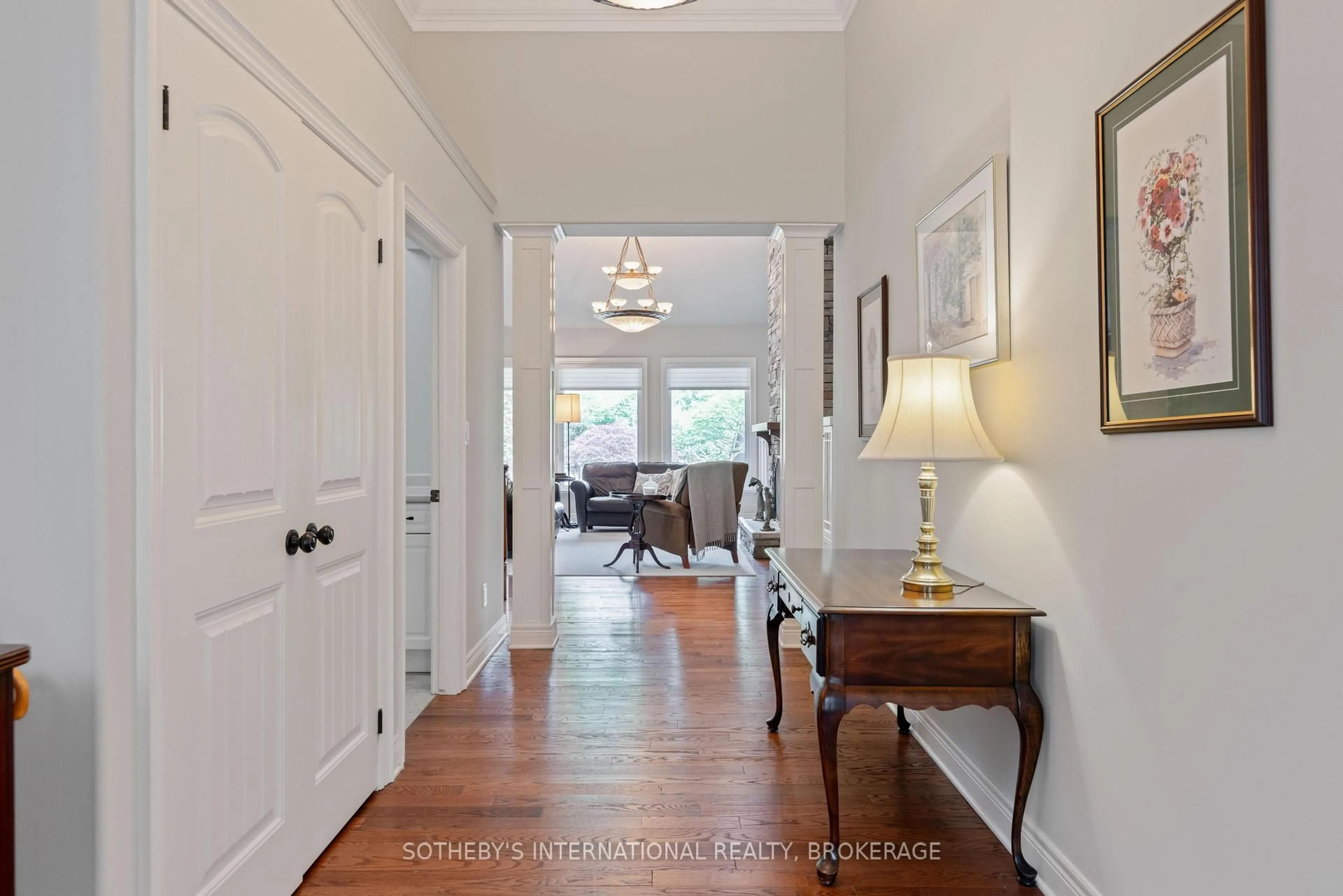 Indoor entryway for 776 Warner Rd, Niagara-on-the-Lake Ontario L0S 1P0