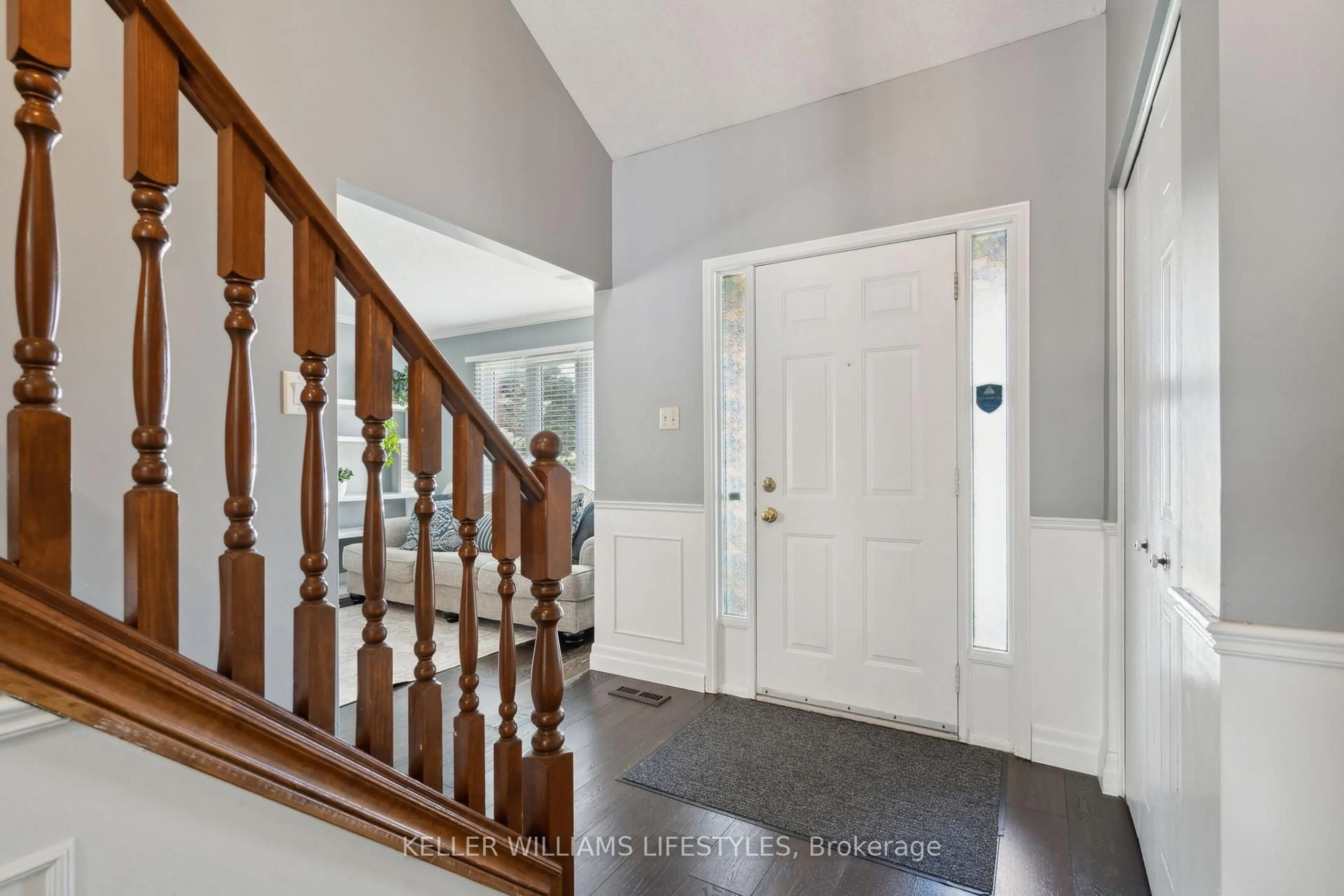 Indoor entryway for 90 Brandy Lane Rd, London North Ontario N6G 4T2