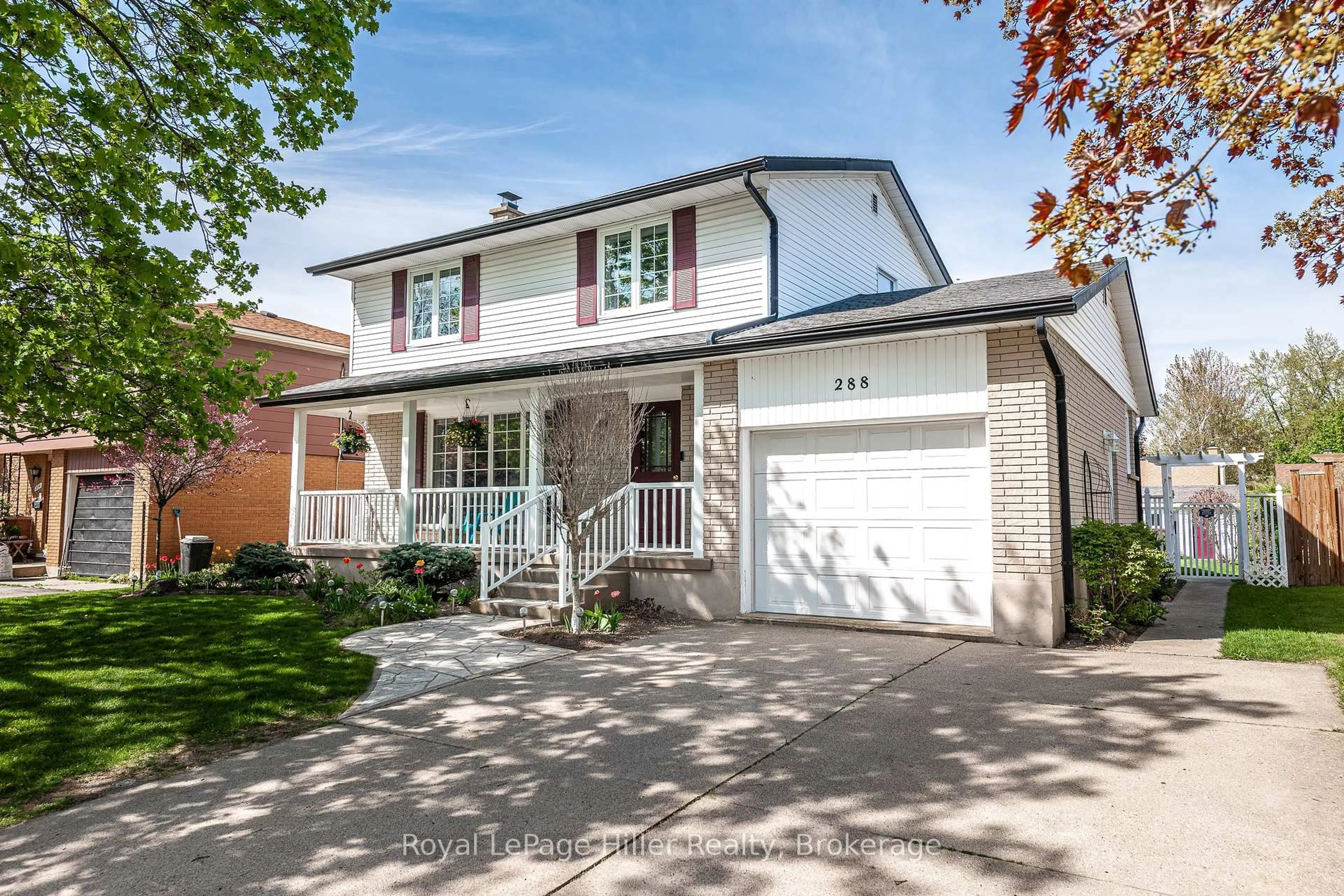 Home with vinyl exterior material, street for 288 Britannia St, Stratford Ontario N5A 5Z8