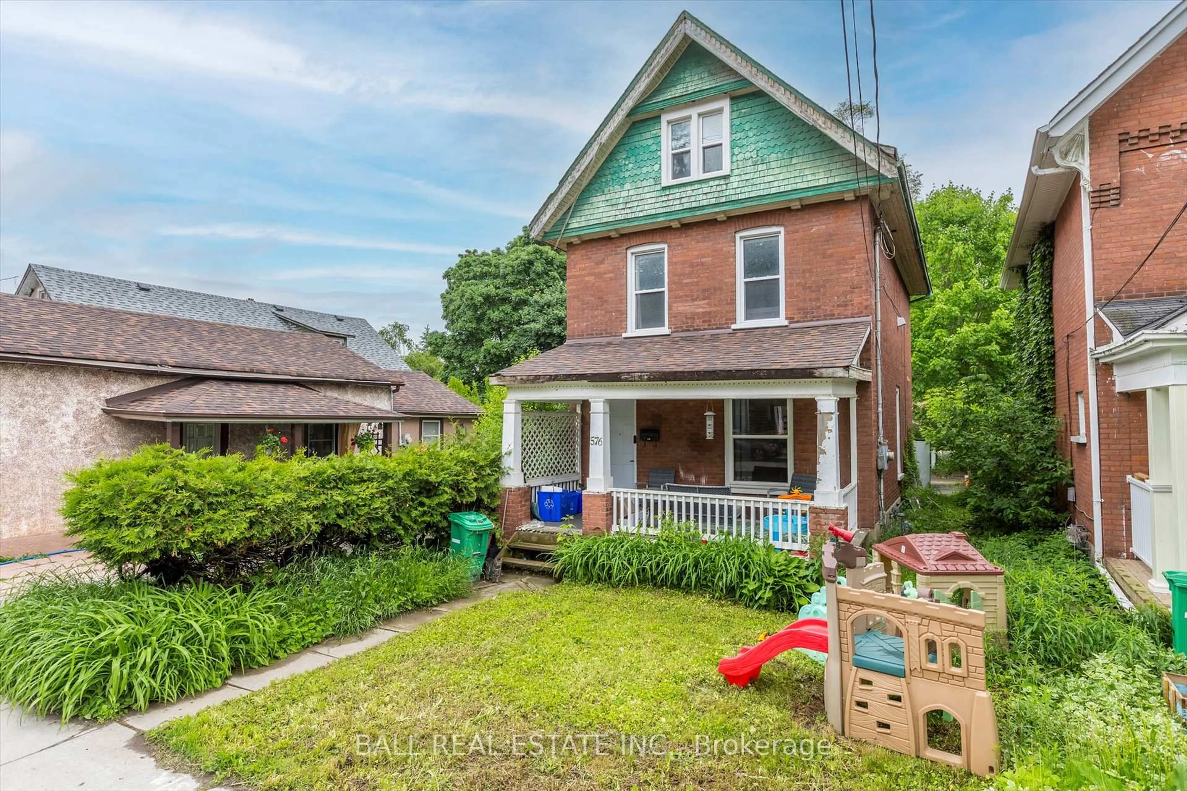 Home with brick exterior material, street for 576 Bethune St, Peterborough Central Ontario K9H 3Z8