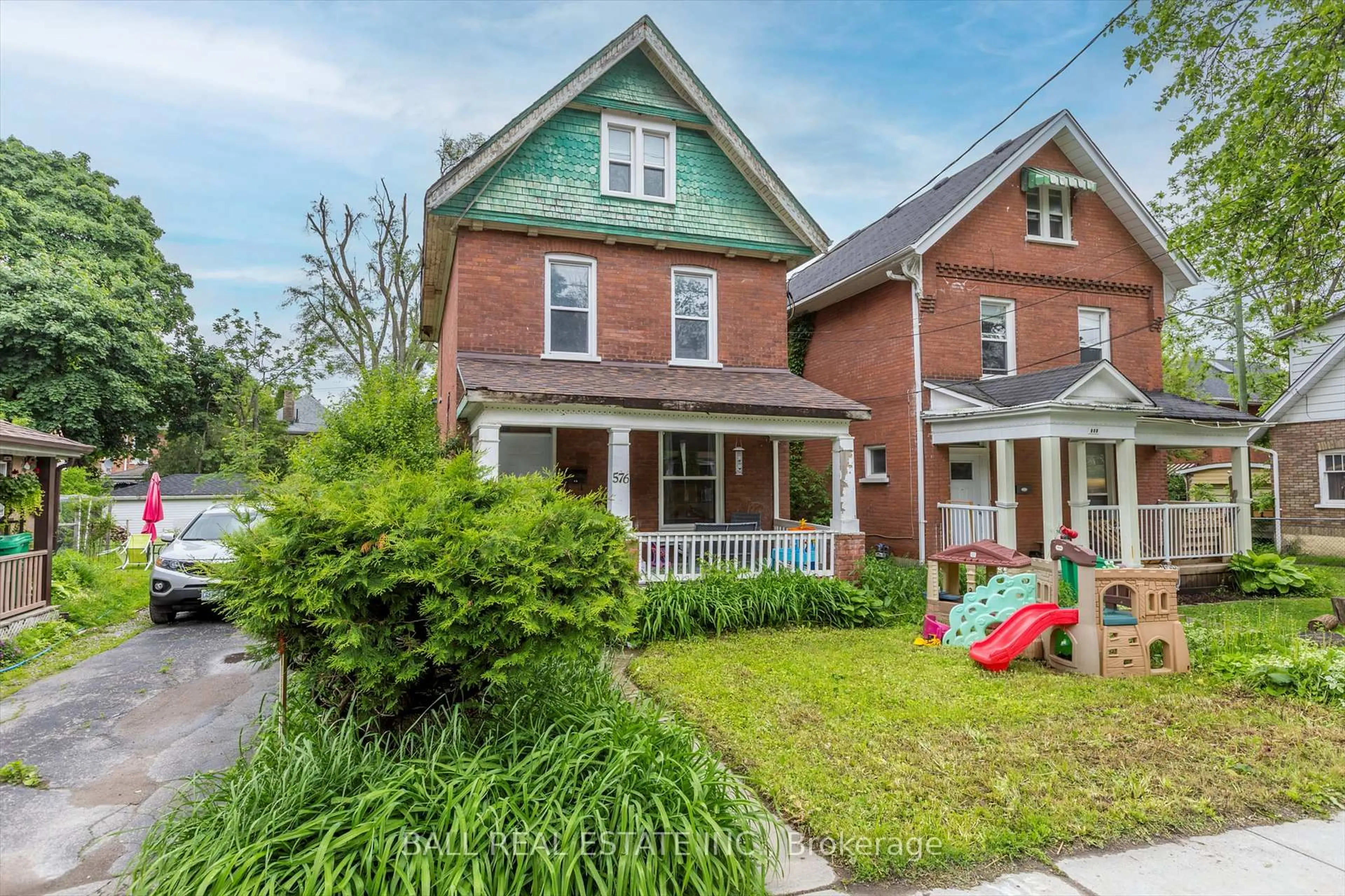 Home with brick exterior material, street for 576 Bethune St, Peterborough Central Ontario K9H 3Z8