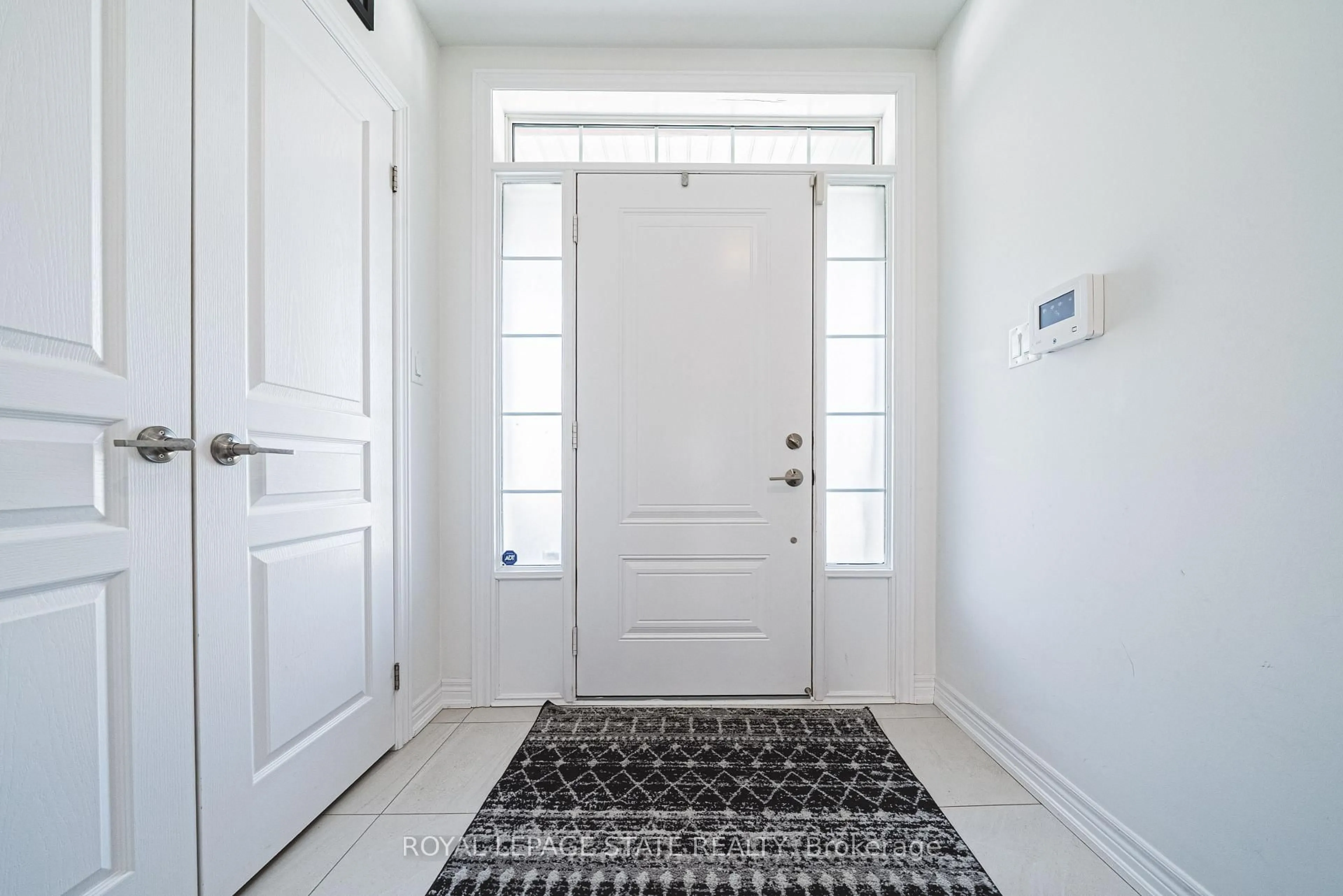 Indoor entryway for 1890 Rymal Rd #43, Hamilton Ontario L0R 1P0