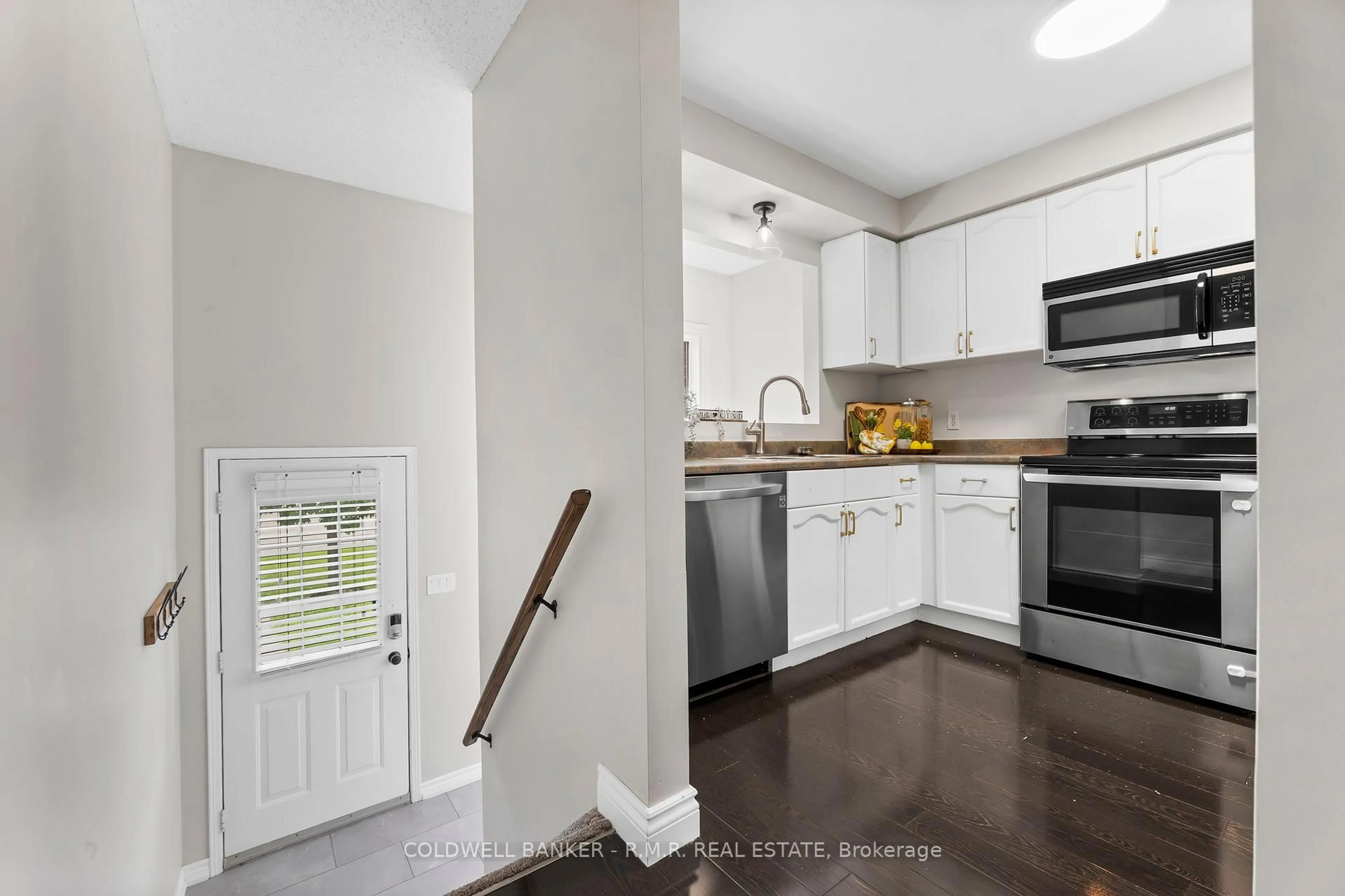 Open concept kitchen, unknown for 813 Battell Crt, Cobourg Ontario K9A 5R7