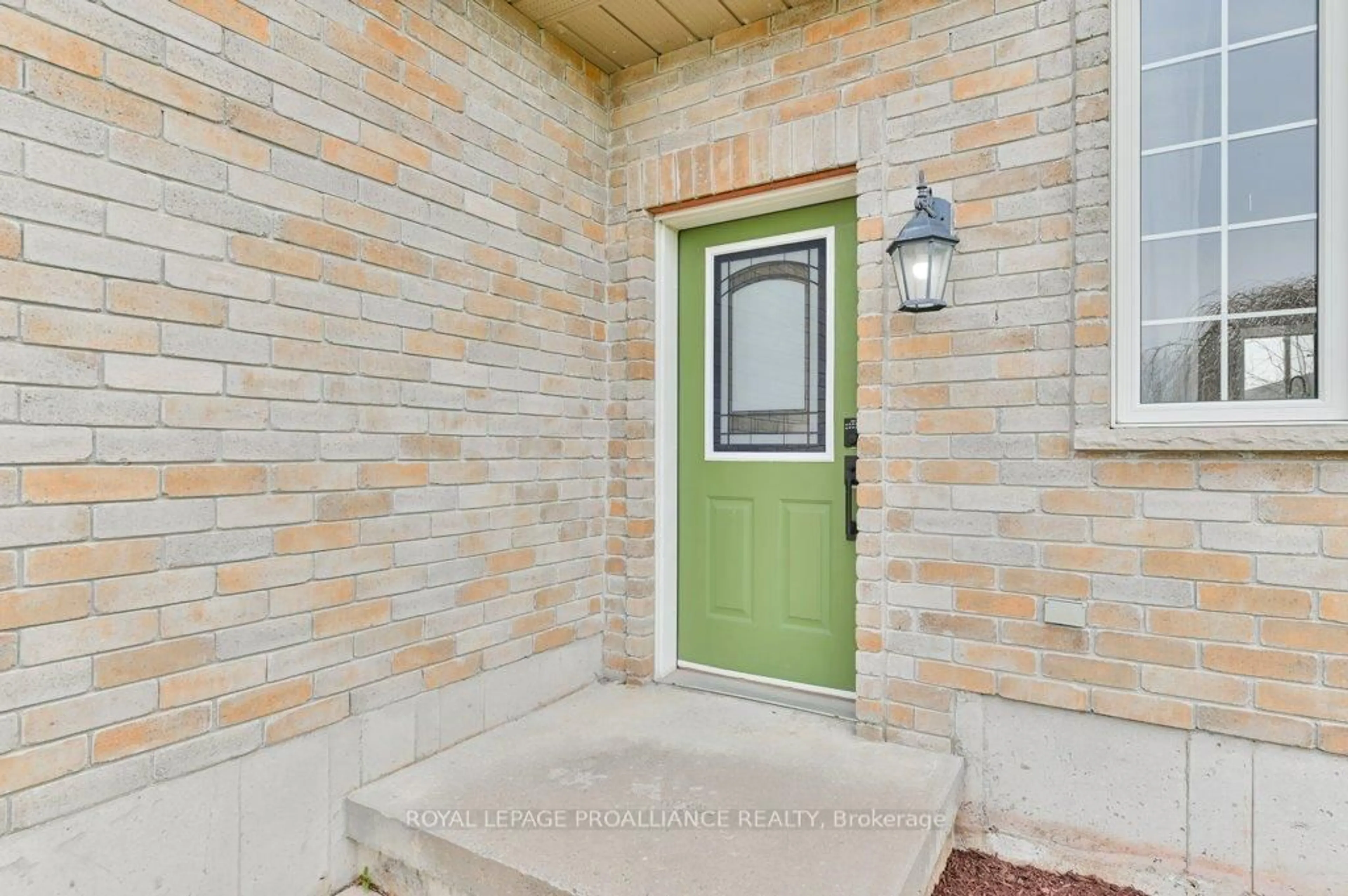 Indoor entryway for 17 Stonegate Cres, Hastings Ontario K0K 2C0