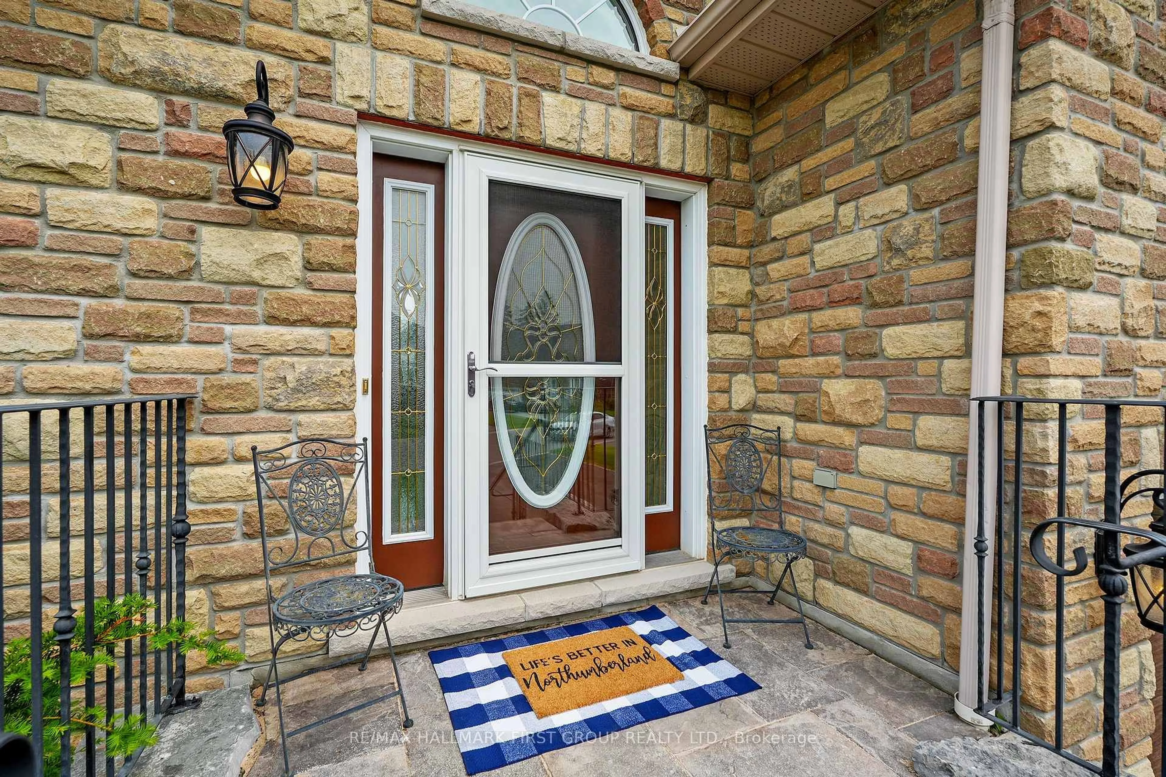 Indoor entryway for 5 Edgewater Dr, Brighton Ontario K0K 1H0