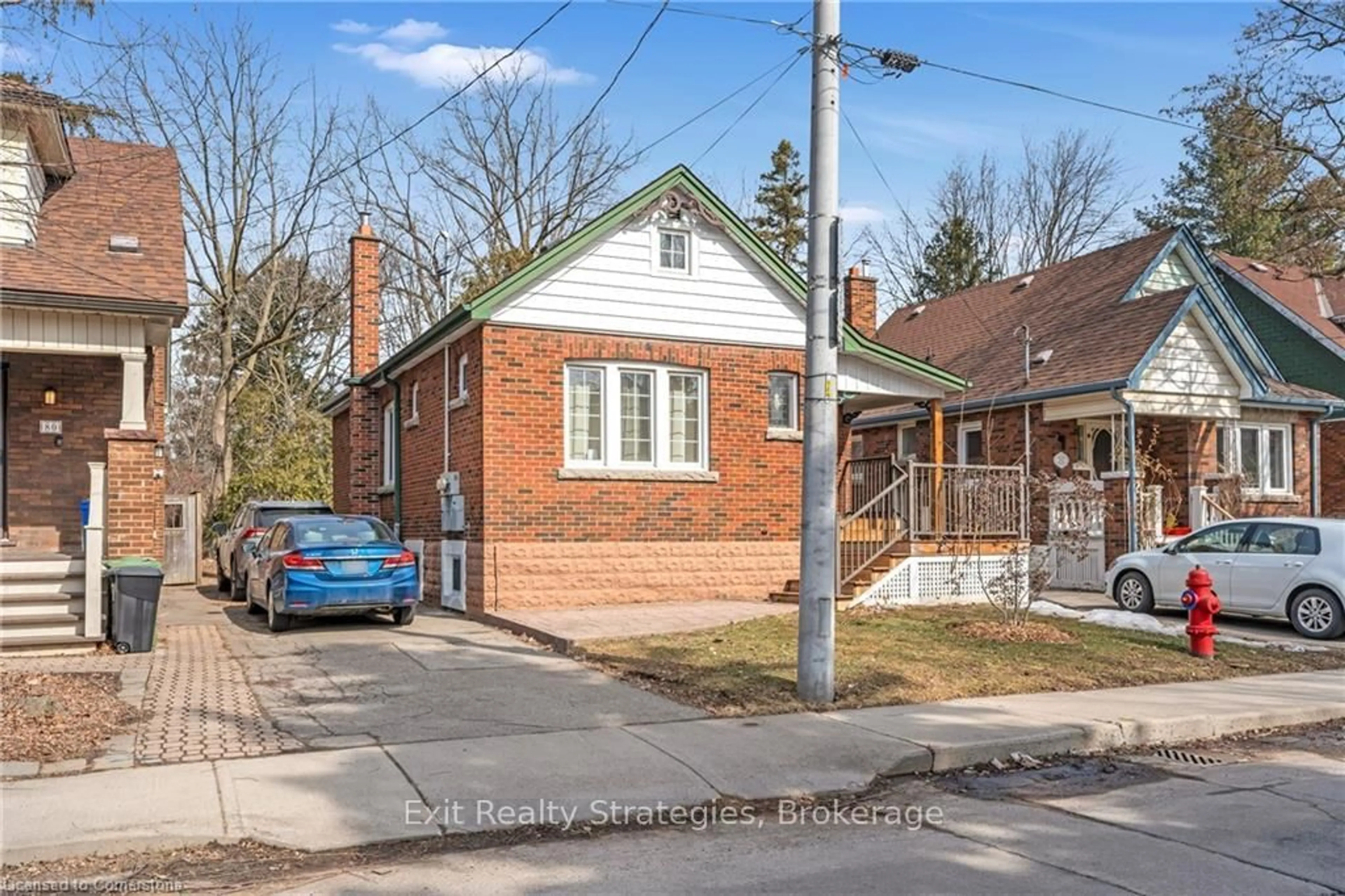 Home with brick exterior material, street for 76 Barclay St, Hamilton Ontario L8S 1P4