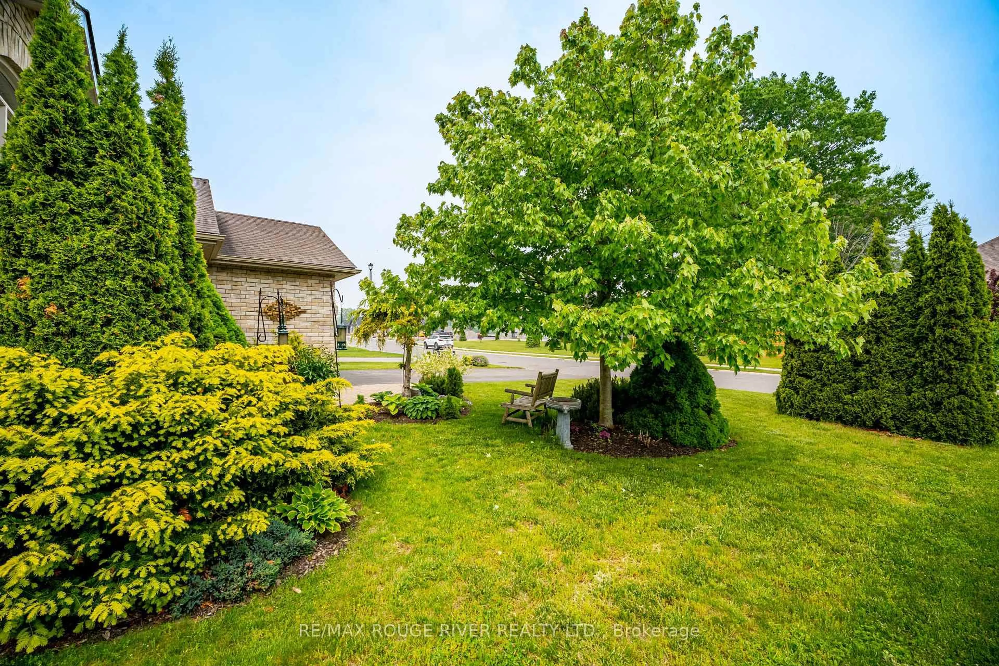 A pic from outside/outdoor area/front of a property/back of a property/a pic from drone, street for 21 Beacon Dr, Brighton Ontario K0K 1H0