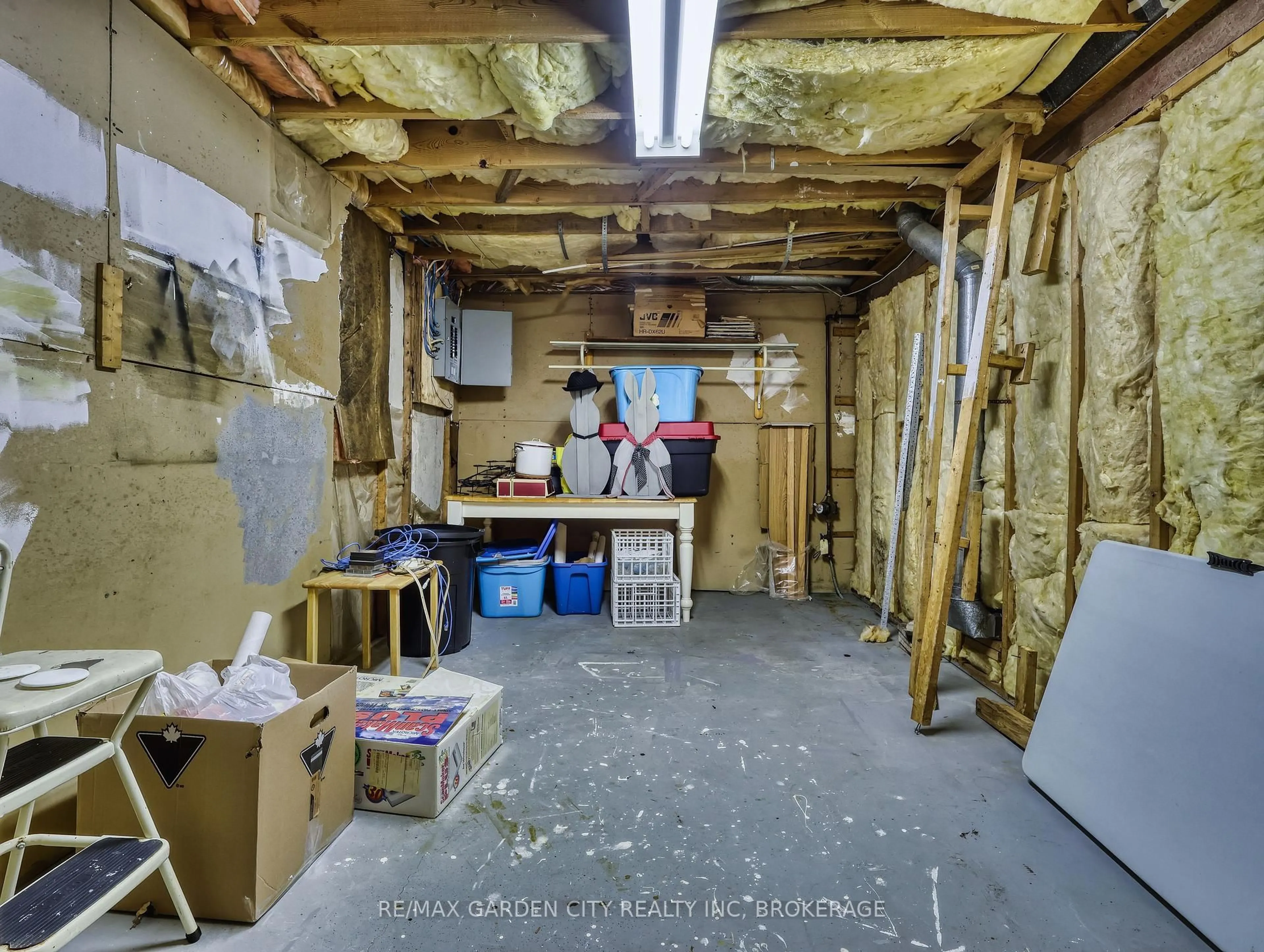 A pic of a room for 101 Keefer Rd, Thorold Ontario L2V 4M8