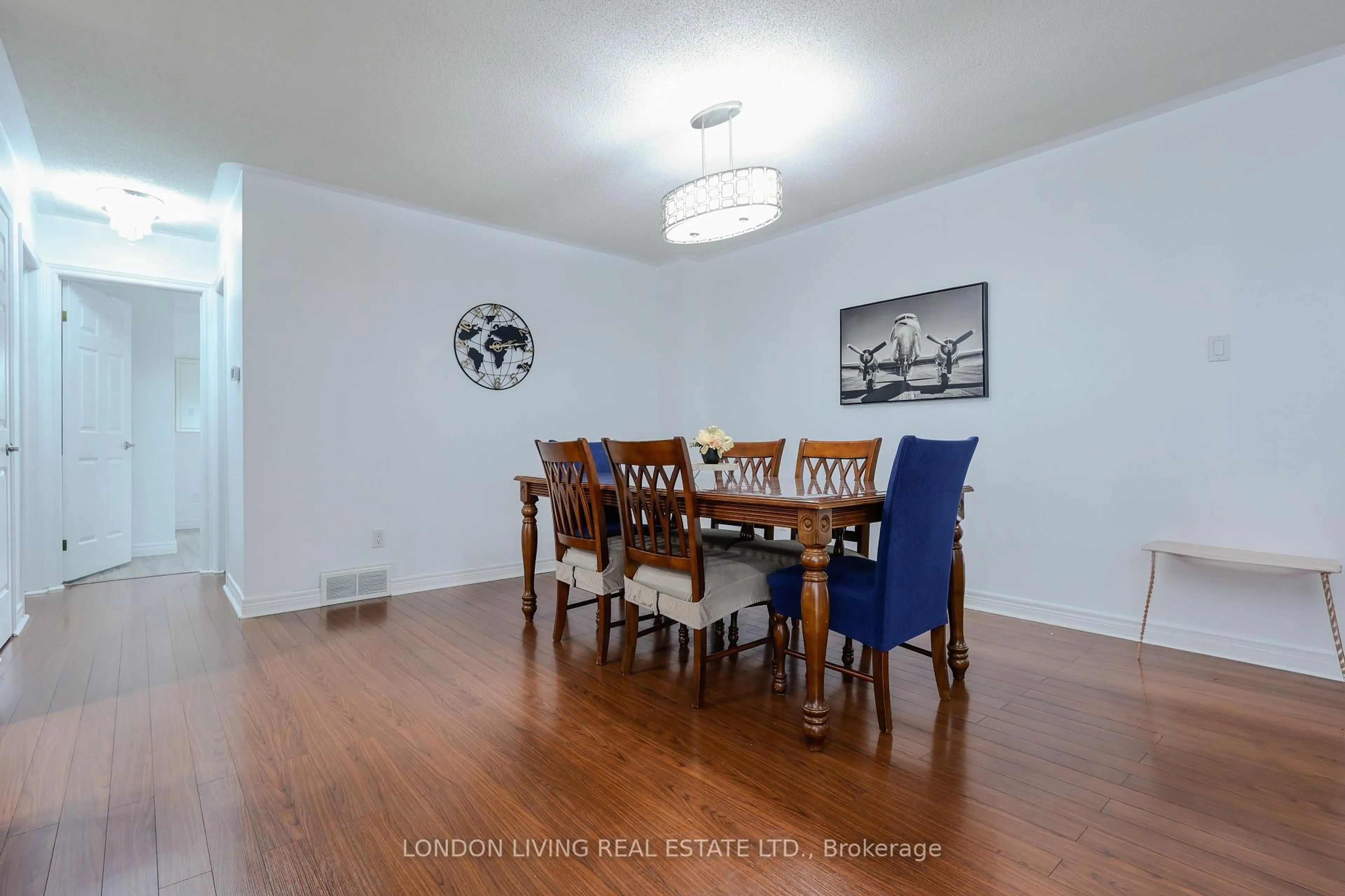 Dining room, wood/laminate floor for 26 Joliet St, London East Ontario N5V 4V9