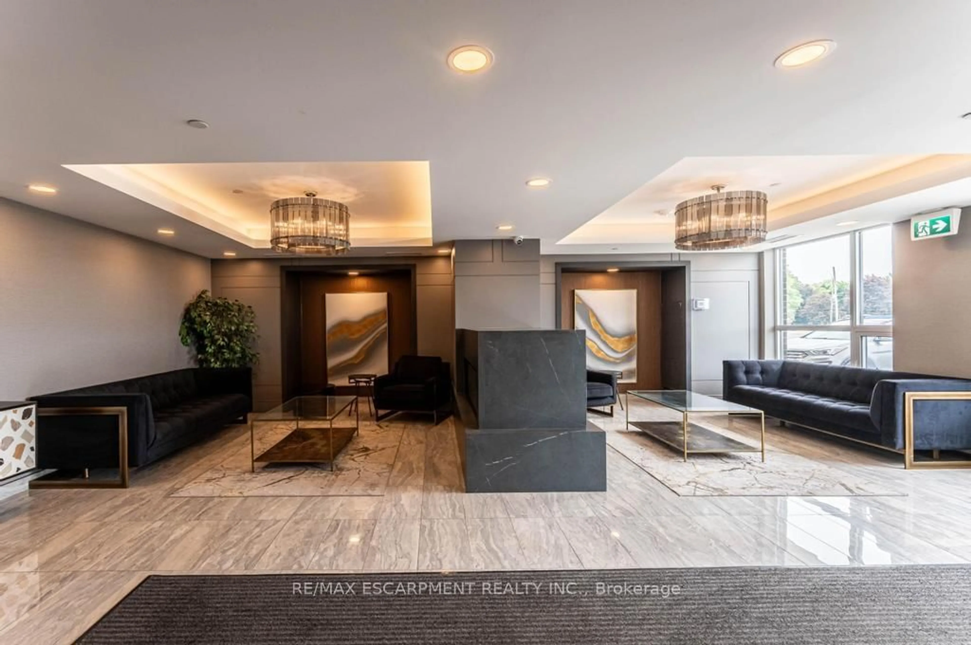 Lobby for 5055 Greenlane Rd #632, Lincoln Ontario L3J 2J3