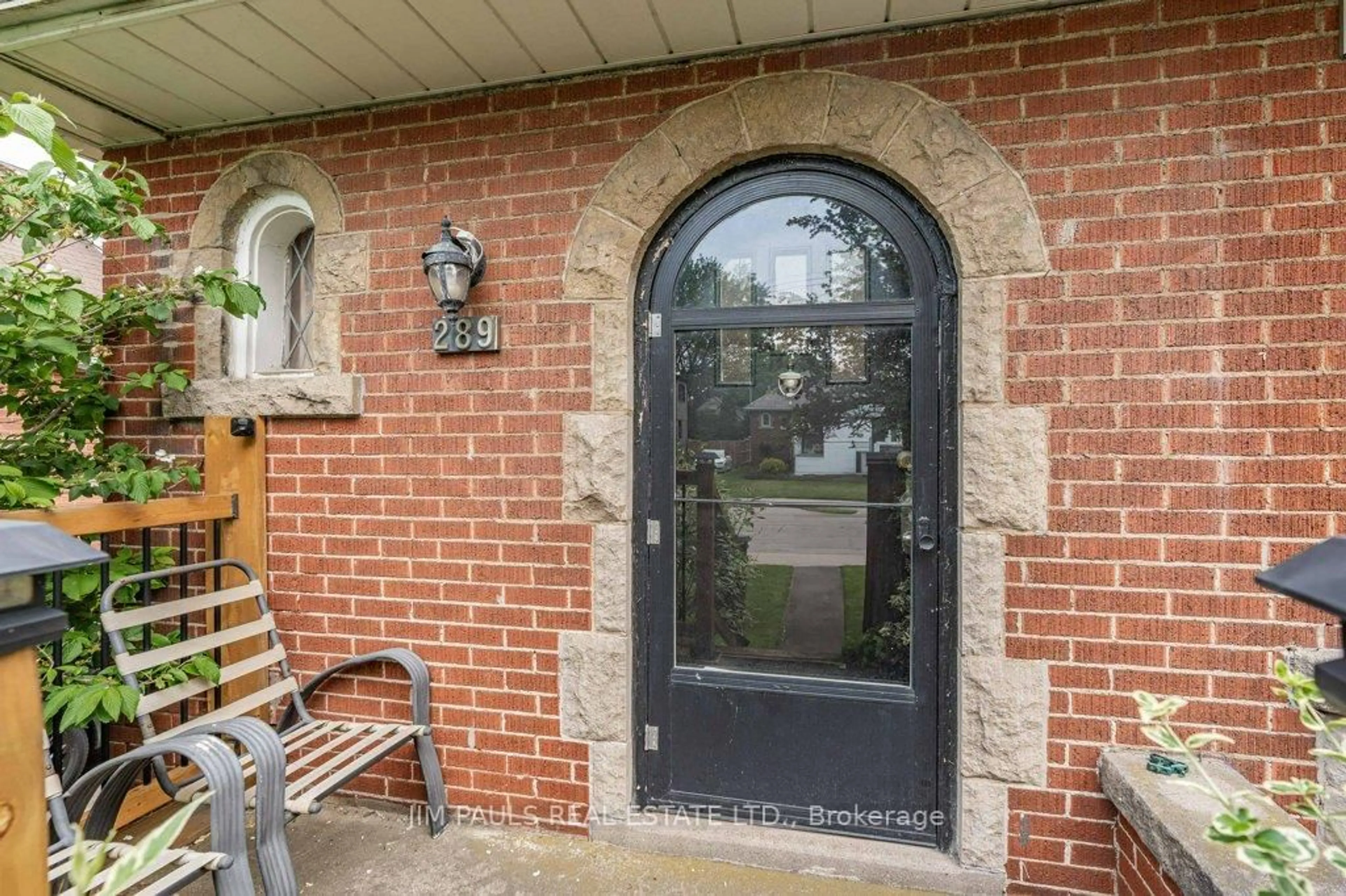 Unknown for 289 East 18th St, Hamilton Ontario L9A 4P5