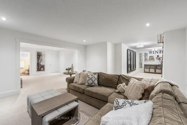 Additional property image - 303 Terrace Wood Cres