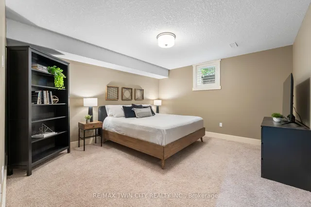 Additional property image - 303 Terrace Wood Cres