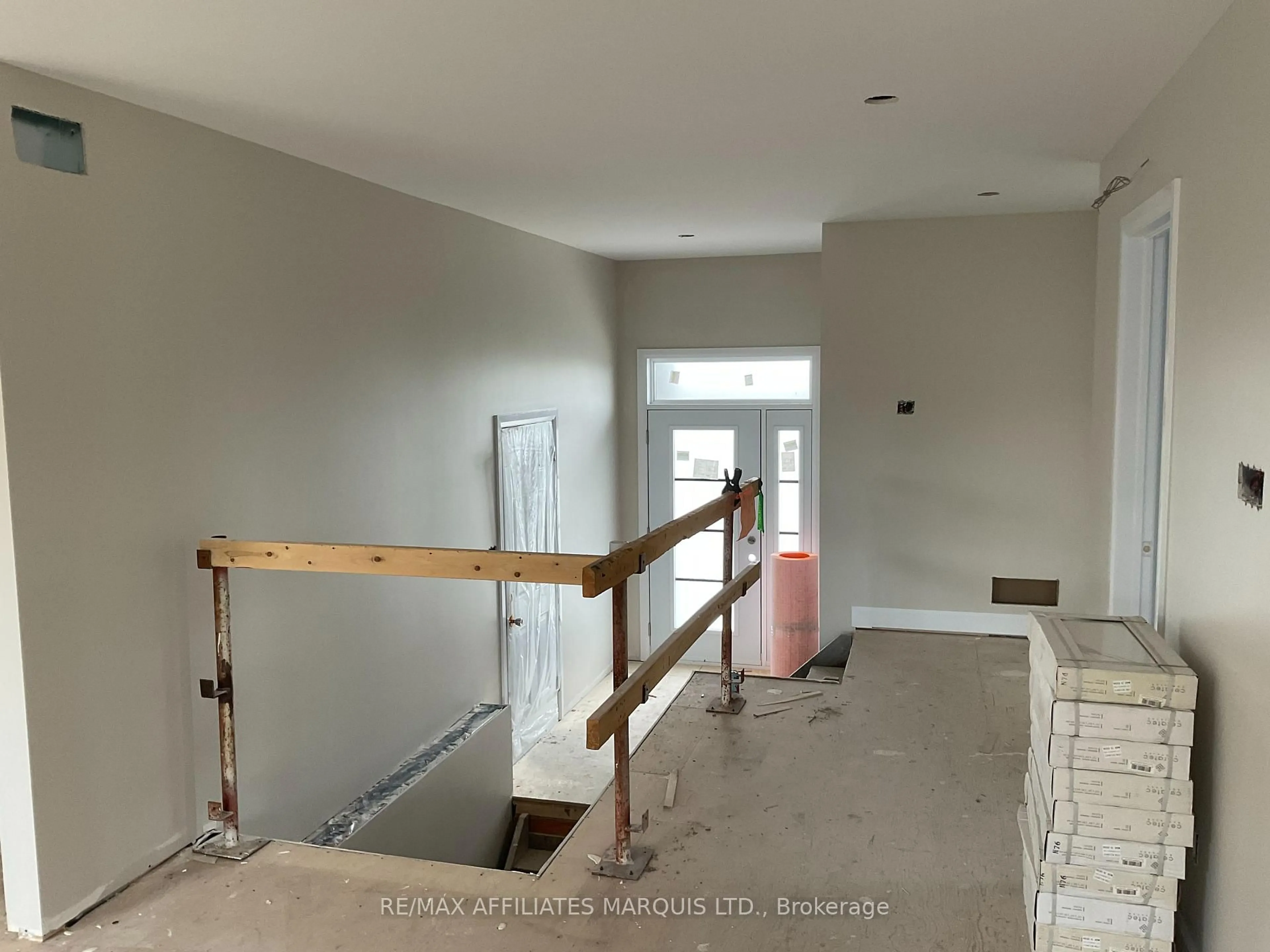 Indoor foyer for 180 Emily Jade Cres, Cornwall Ontario K6K 0B6