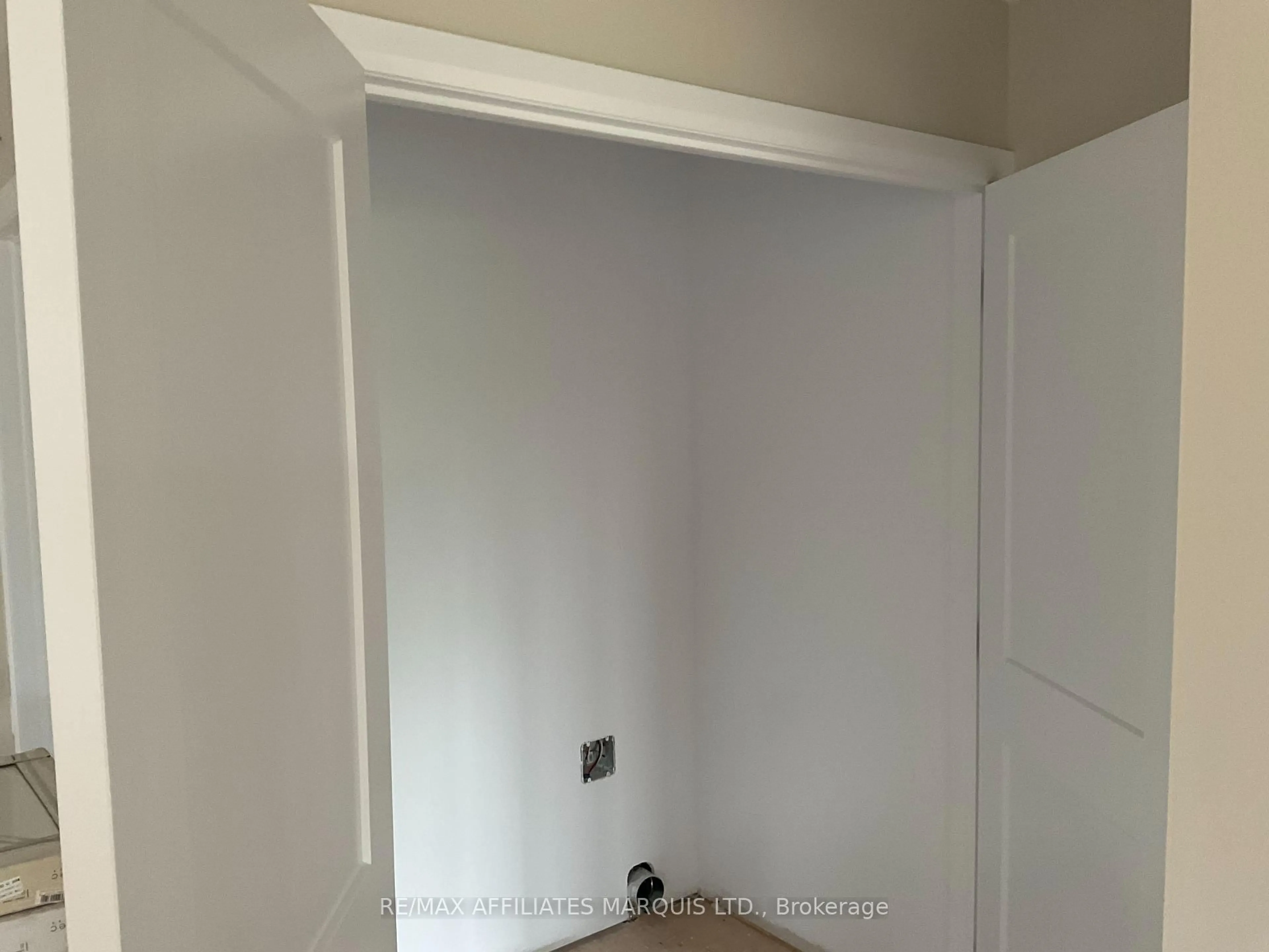 A pic of a room for 180 Emily Jade Cres, Cornwall Ontario K6K 0B6