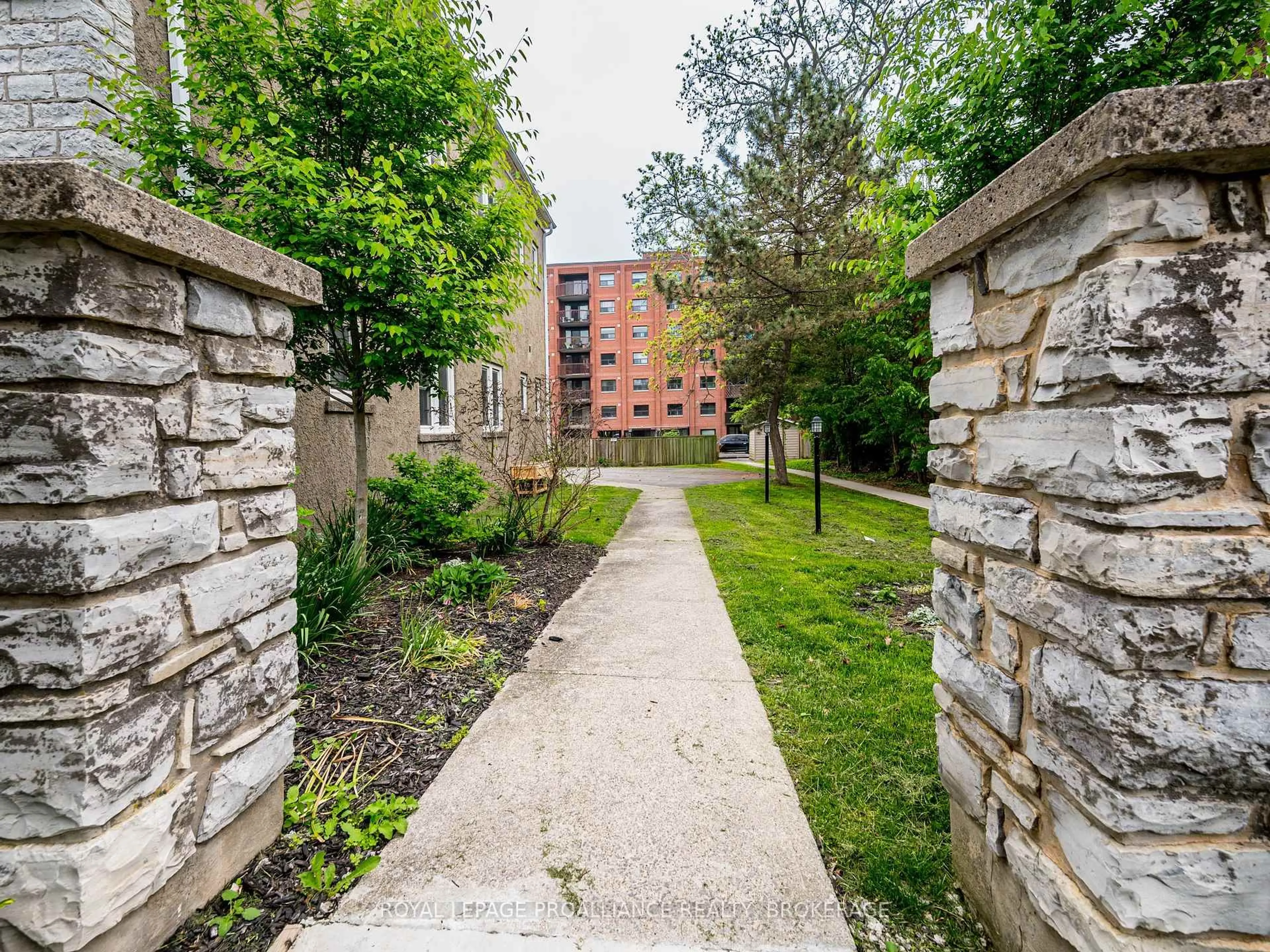Patio, street for 131 King St #7, Kingston Ontario K7L 2Z9