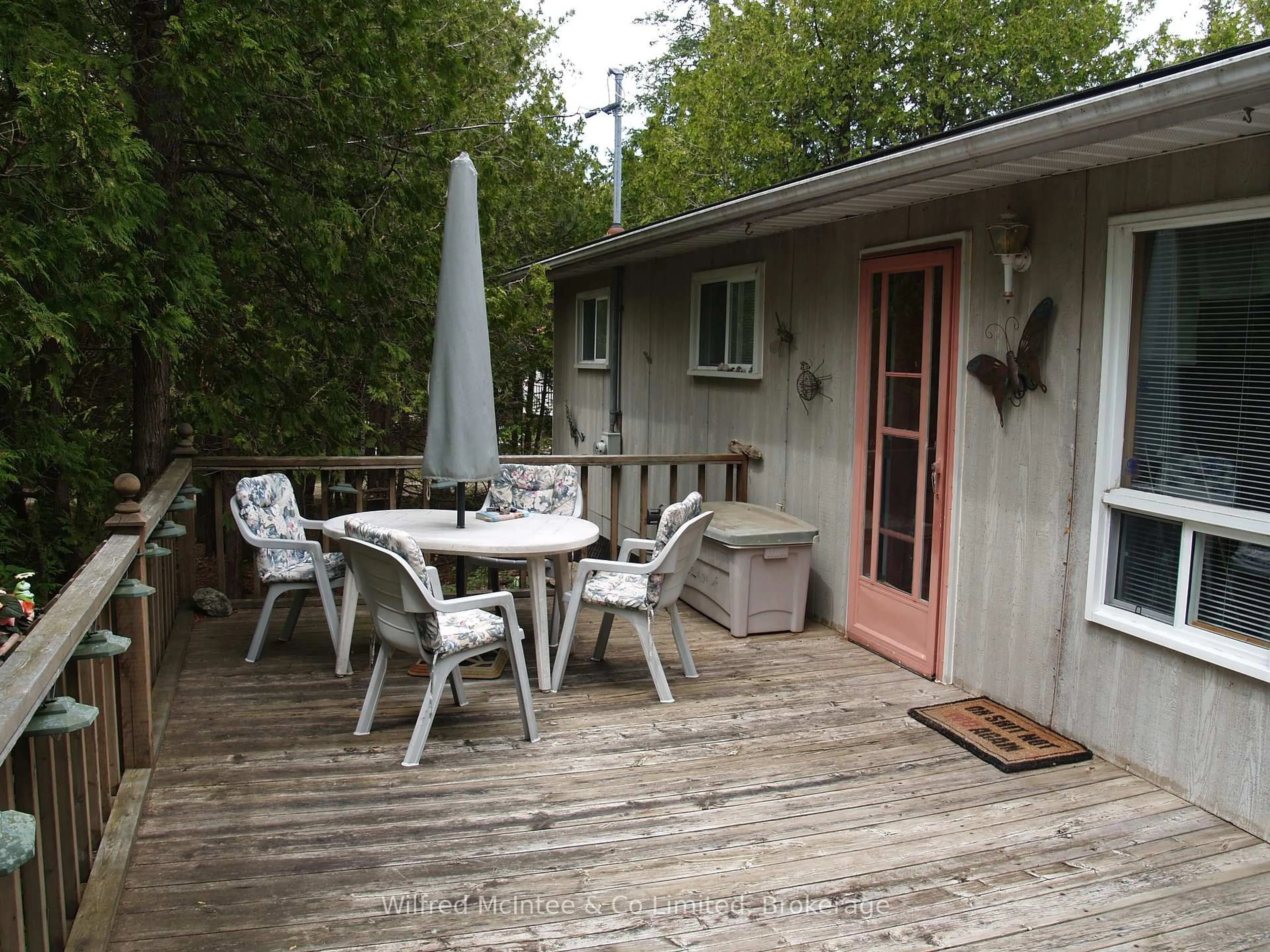 Patio, street for 278 Ogimah Rd, Native Leased Lands Ontario N0H 2G0