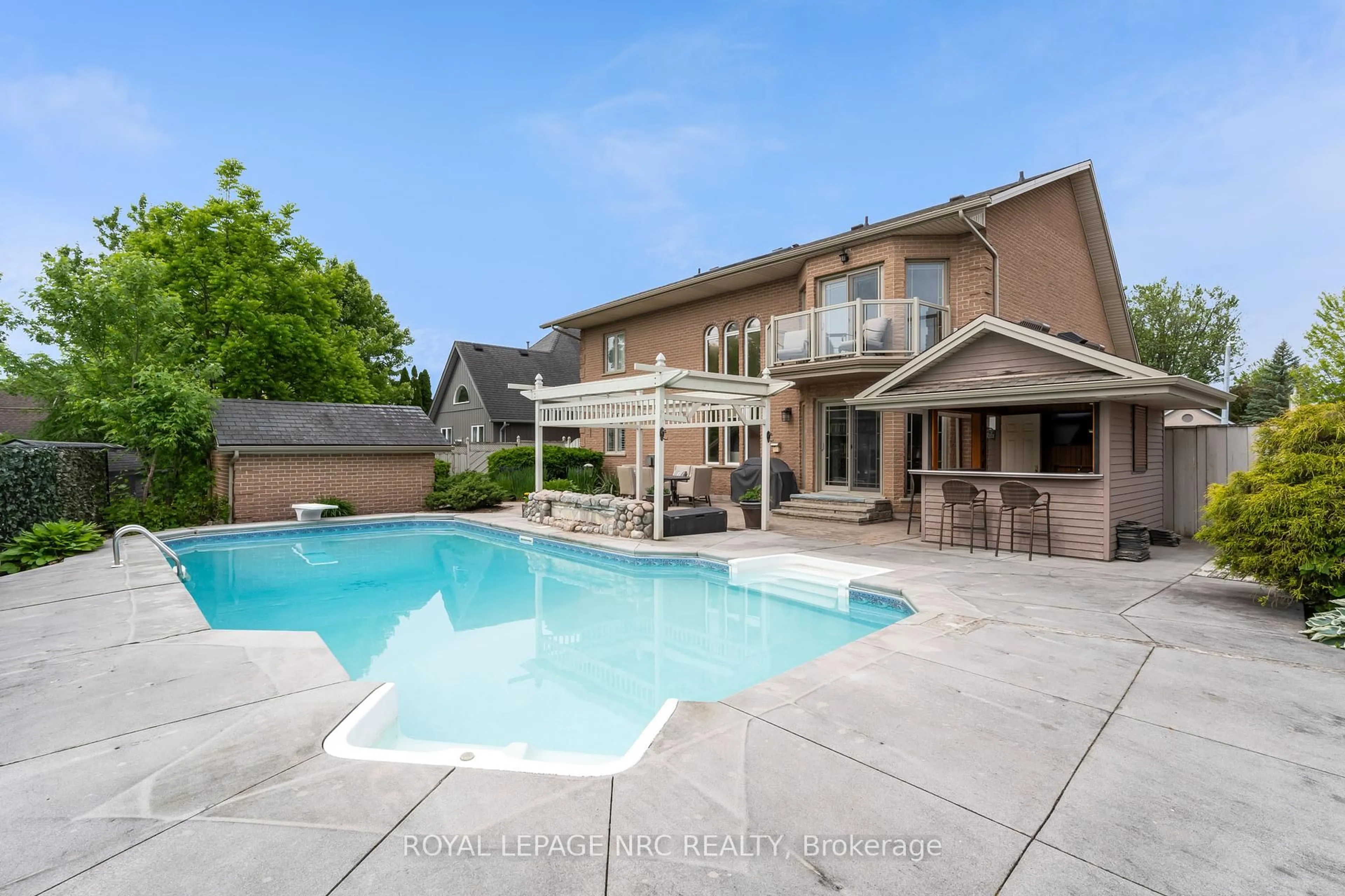 Pool for 11 Stefanie Cres, Welland Ontario L3C 6X6