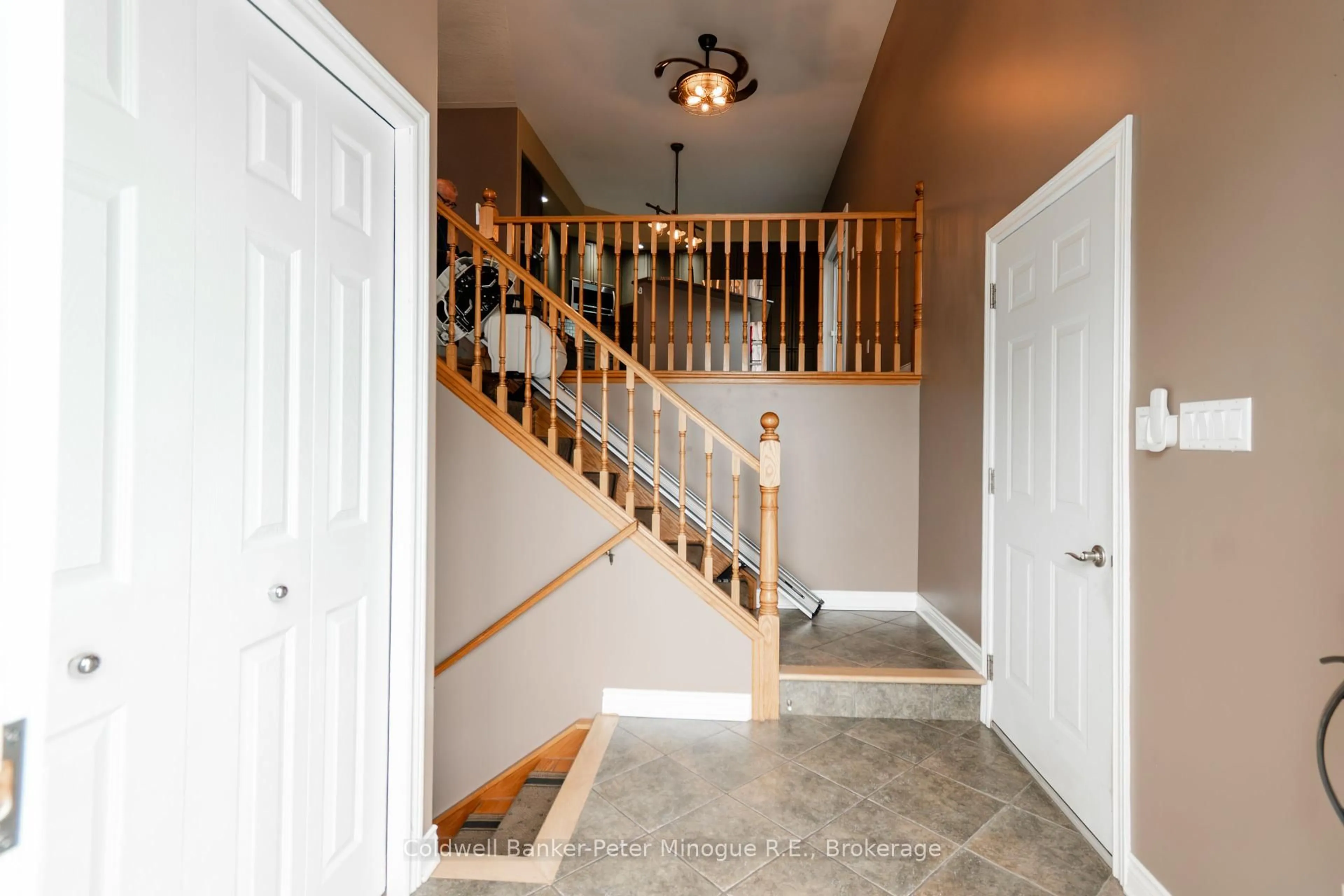 Indoor entryway for 10 Gagnon Crt, North Bay Ontario P1B 9V3