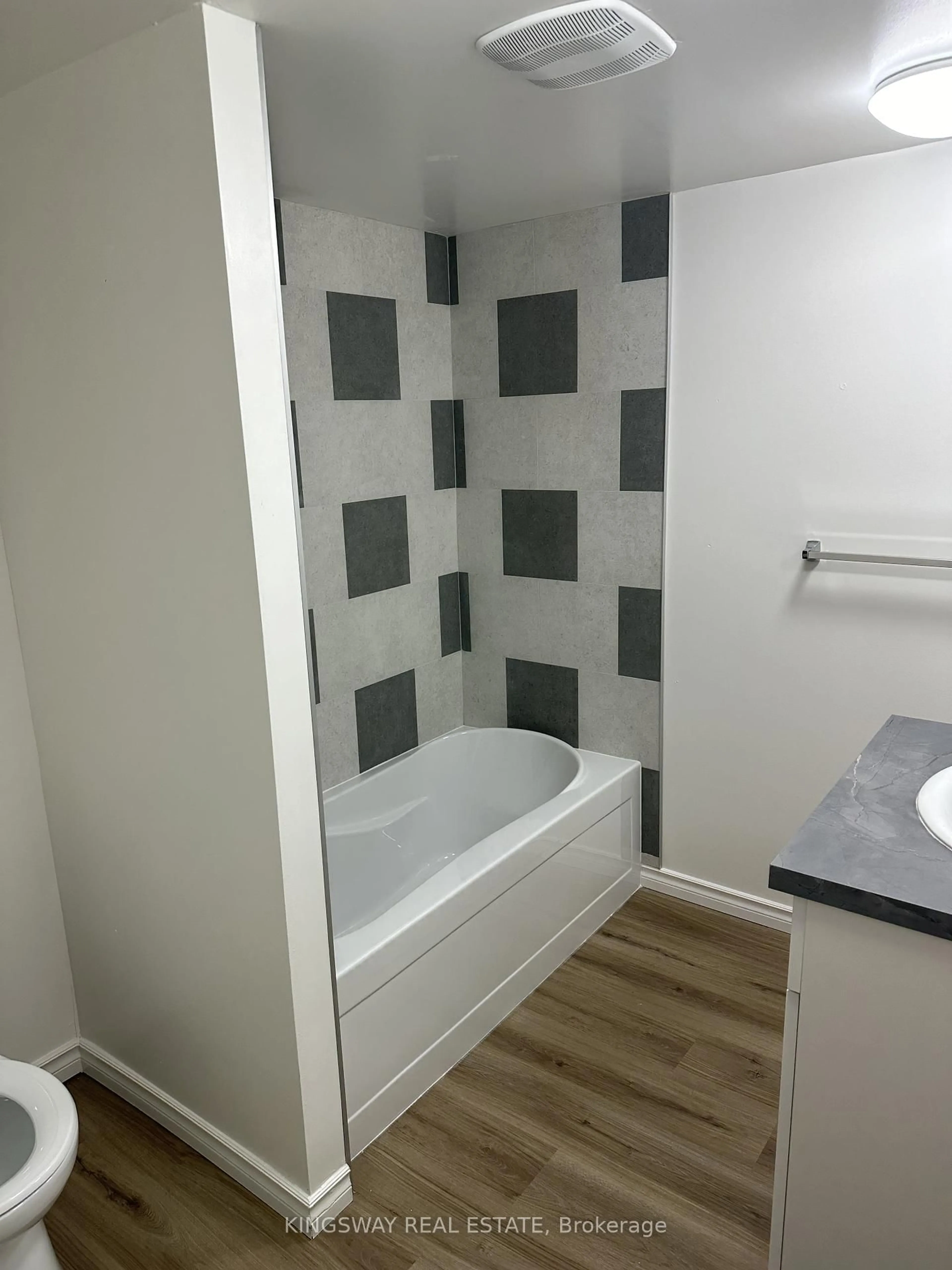 Standard bathroom, ceramic/tile floor for 185 Lisgar Ave #102, Tillsonburg Ontario N4G 3L5