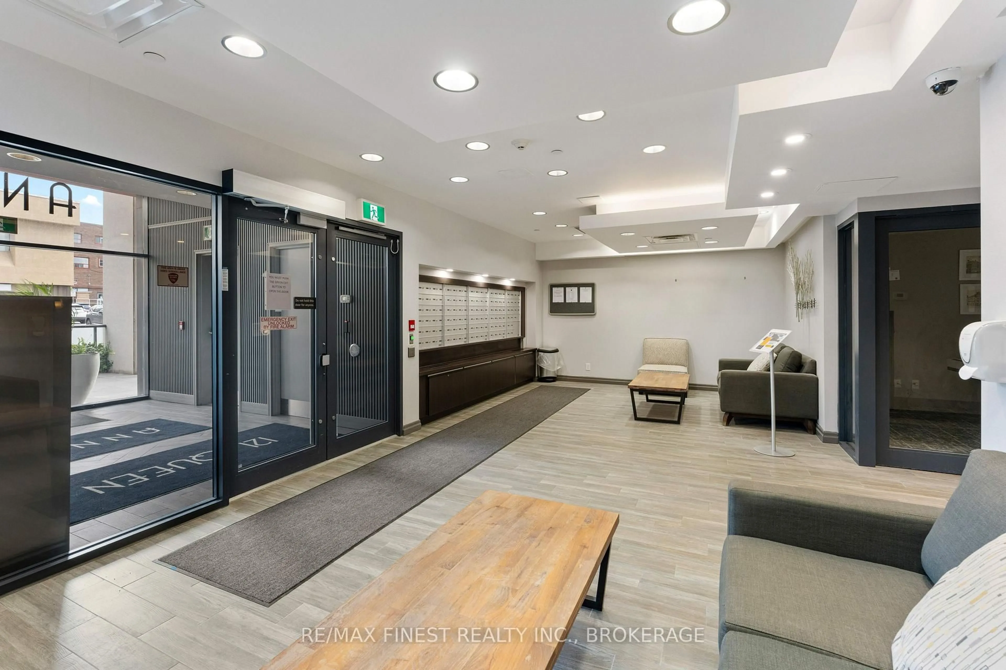 Lobby for 121 Queen St #A5, Kingston Ontario K7K 0G6