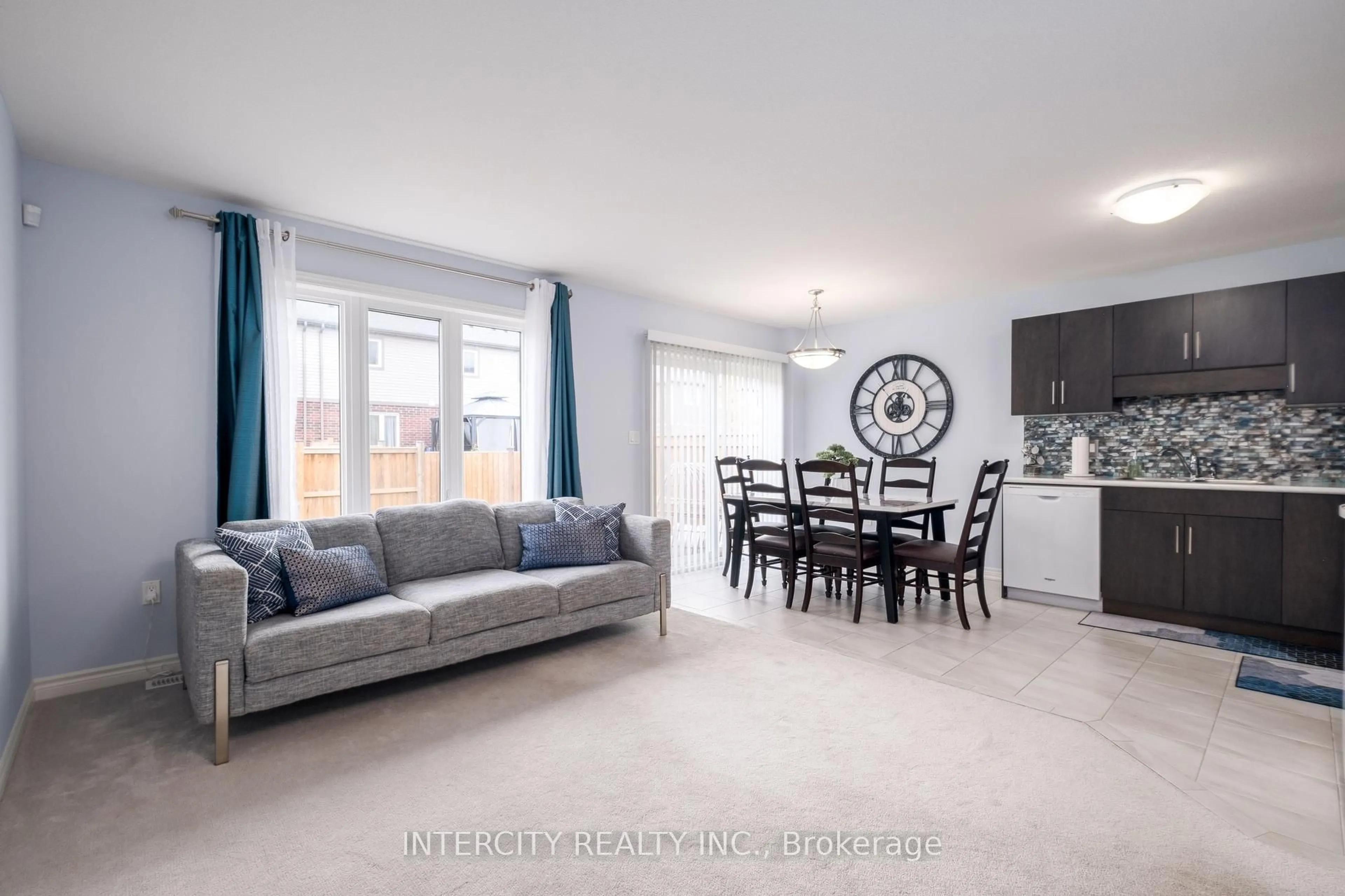 Living room with furniture, unknown for 7945 Oldfield Rd #13, Niagara Falls Ontario L2G 0Z4