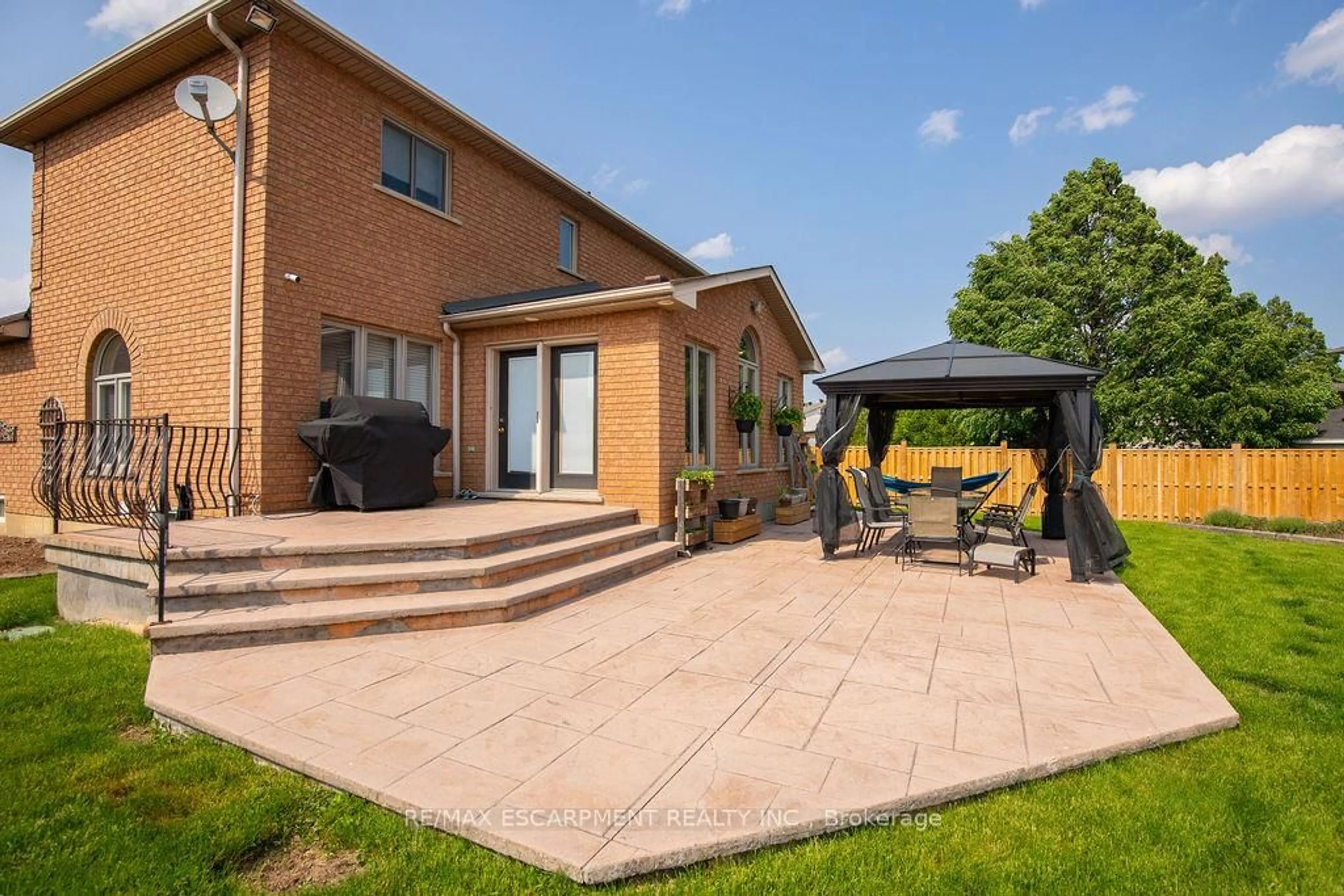Patio, street for 177 Claudette Gate, Hamilton Ontario L9B 2J9