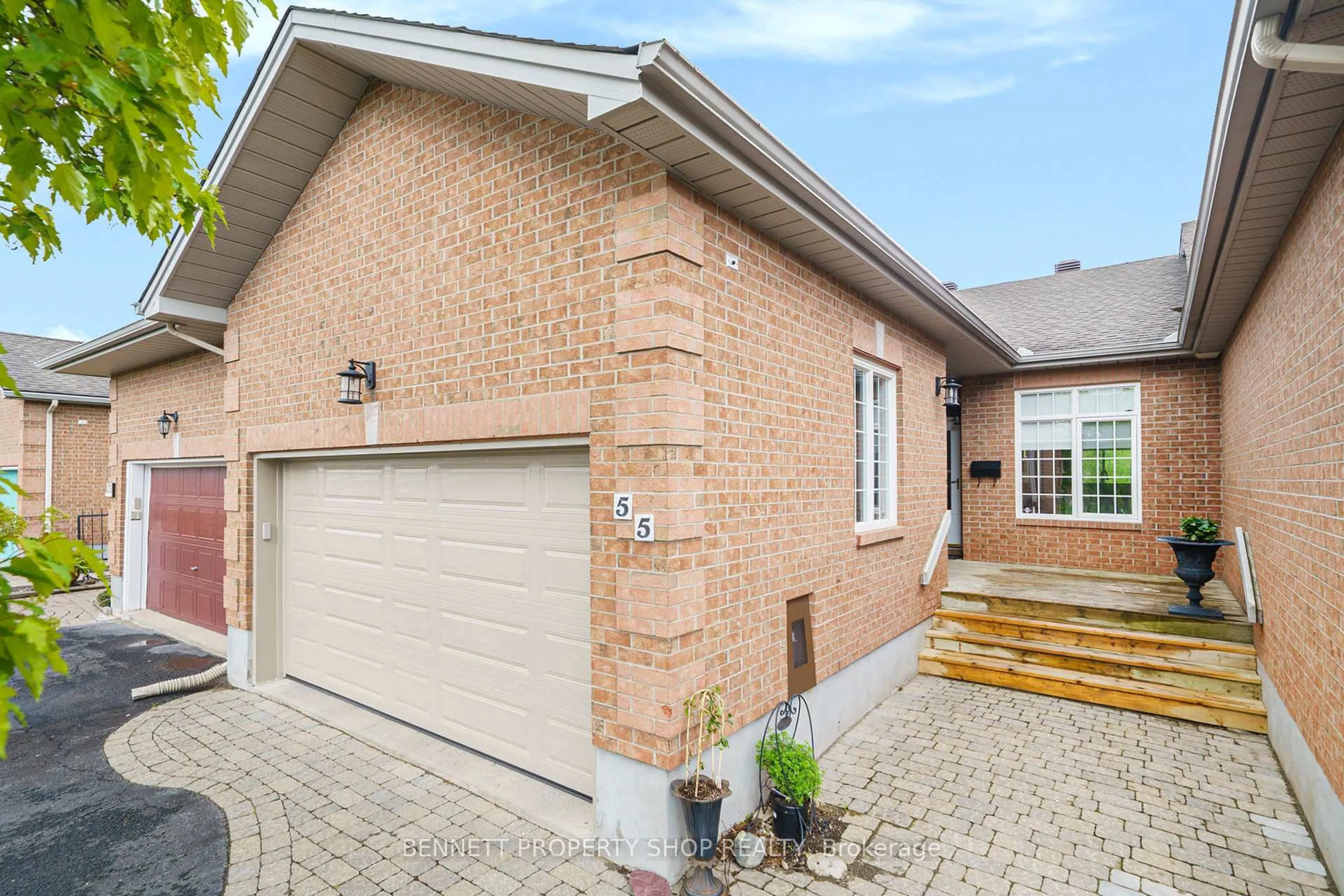 Home with brick exterior material, street for 55 Eileen Cres, Stittsville Ontario K2S 1X2