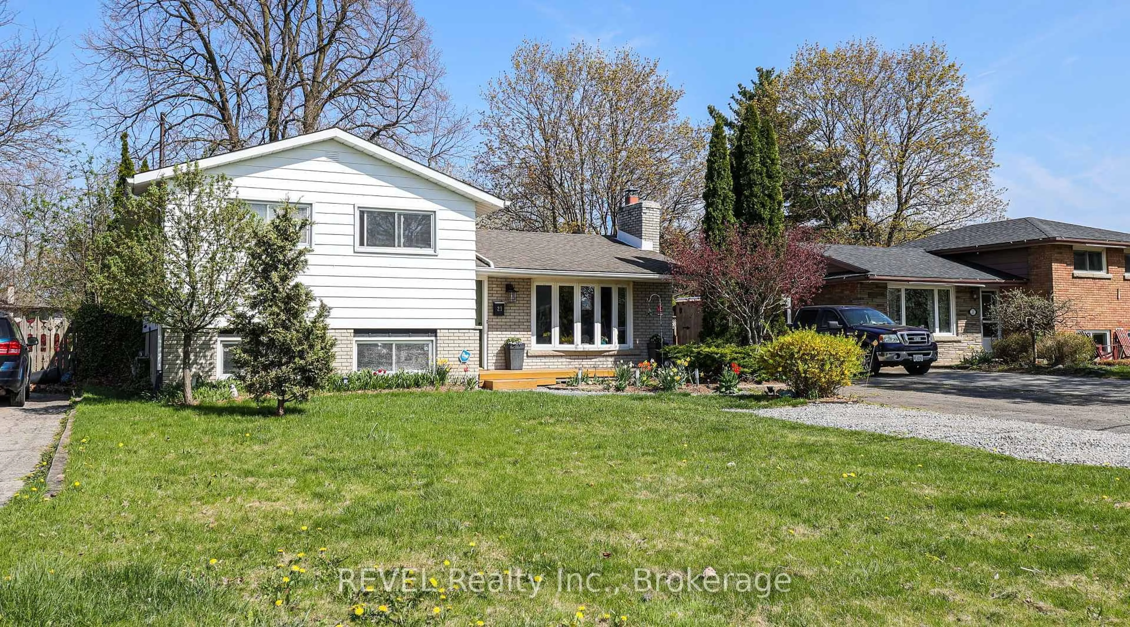 Unknown for 21 Foxglove Ave, St. Catharines Ontario L2M 3E7
