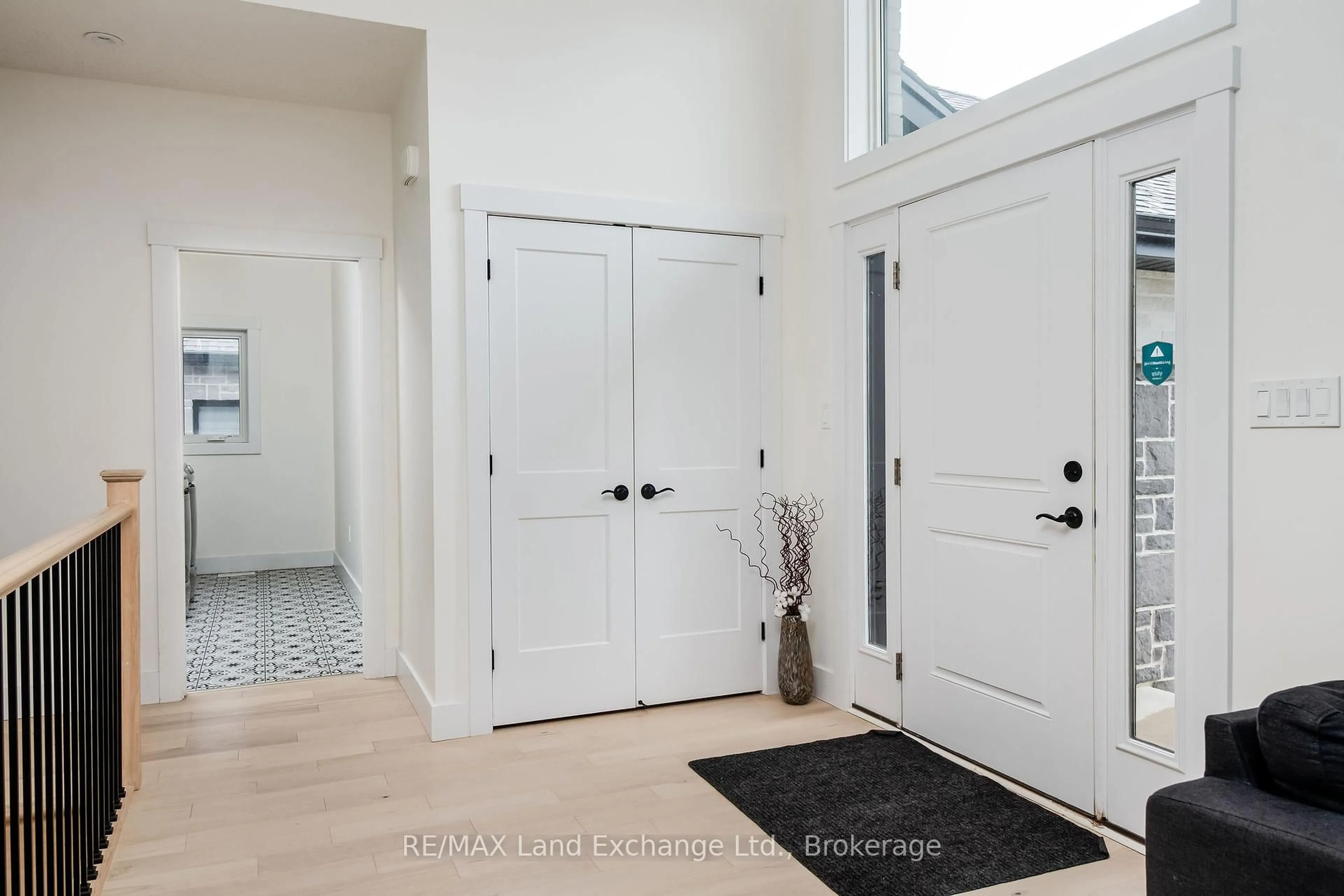 Indoor entryway for 394 Ridge St, Saugeen Shores Ontario N0H 2C1