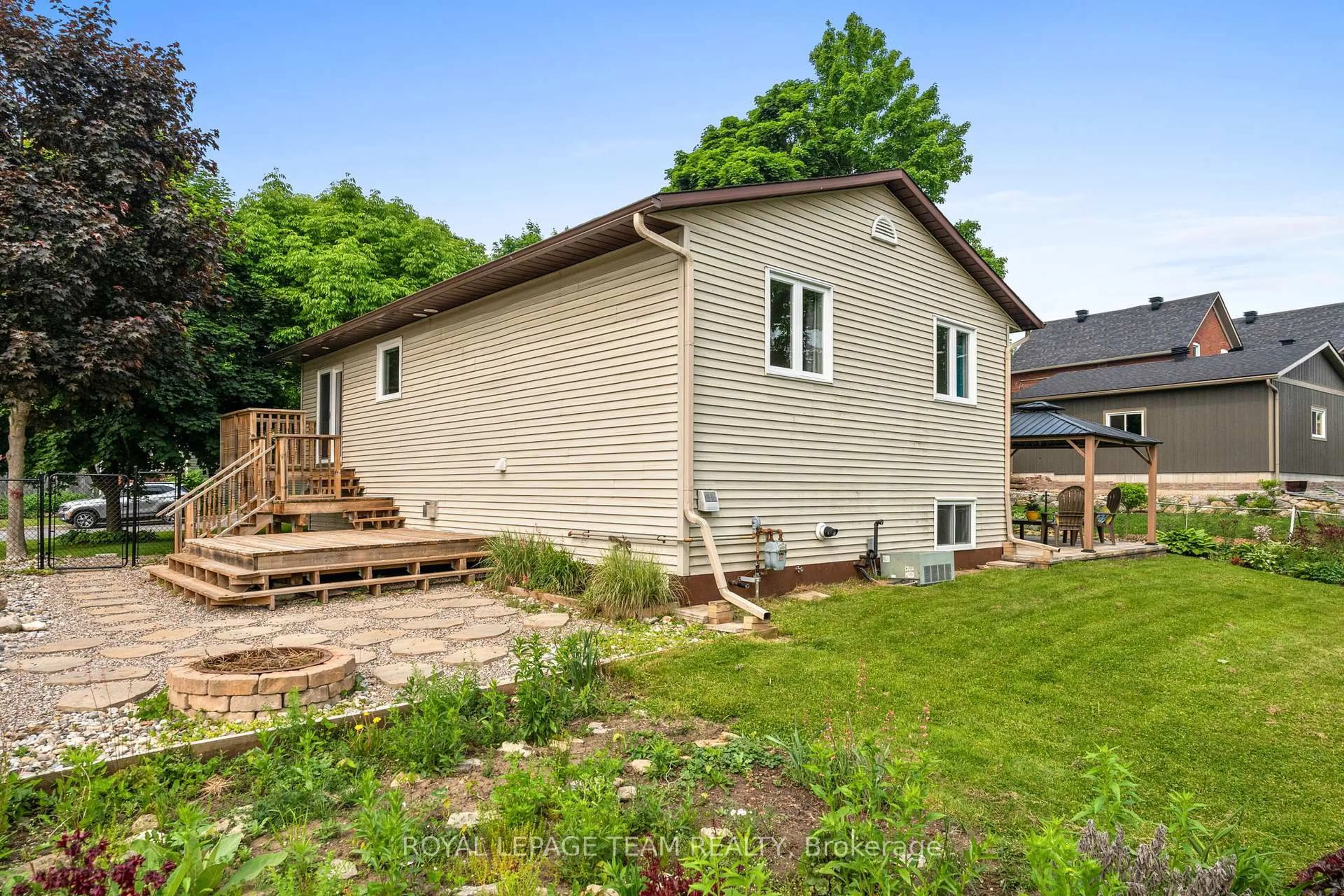 Unknown for 105 Campbell St, Carleton Place Ontario K7C 2R8