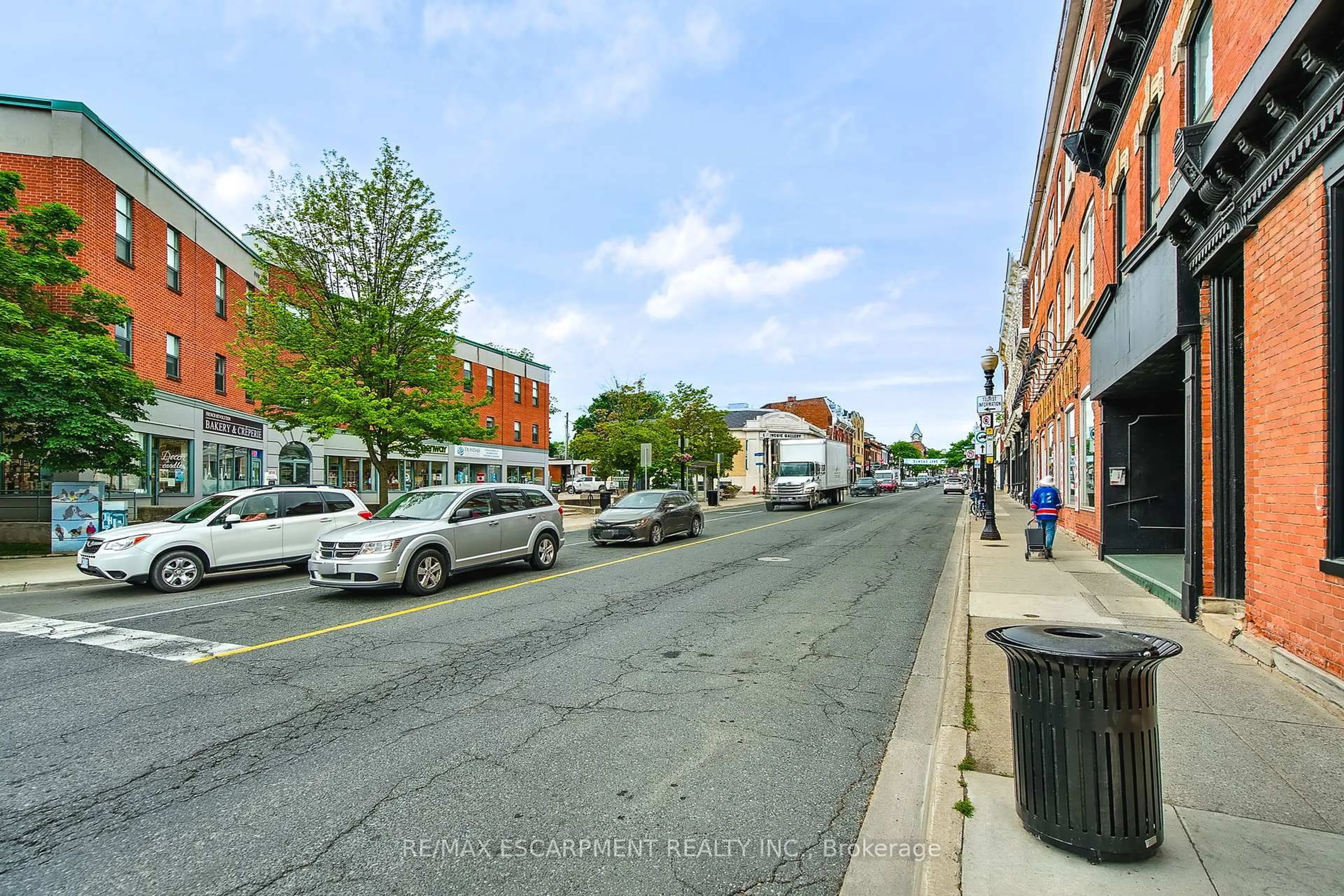 Blurry image for 23 Main St #501, Hamilton Ontario L9H 2P7