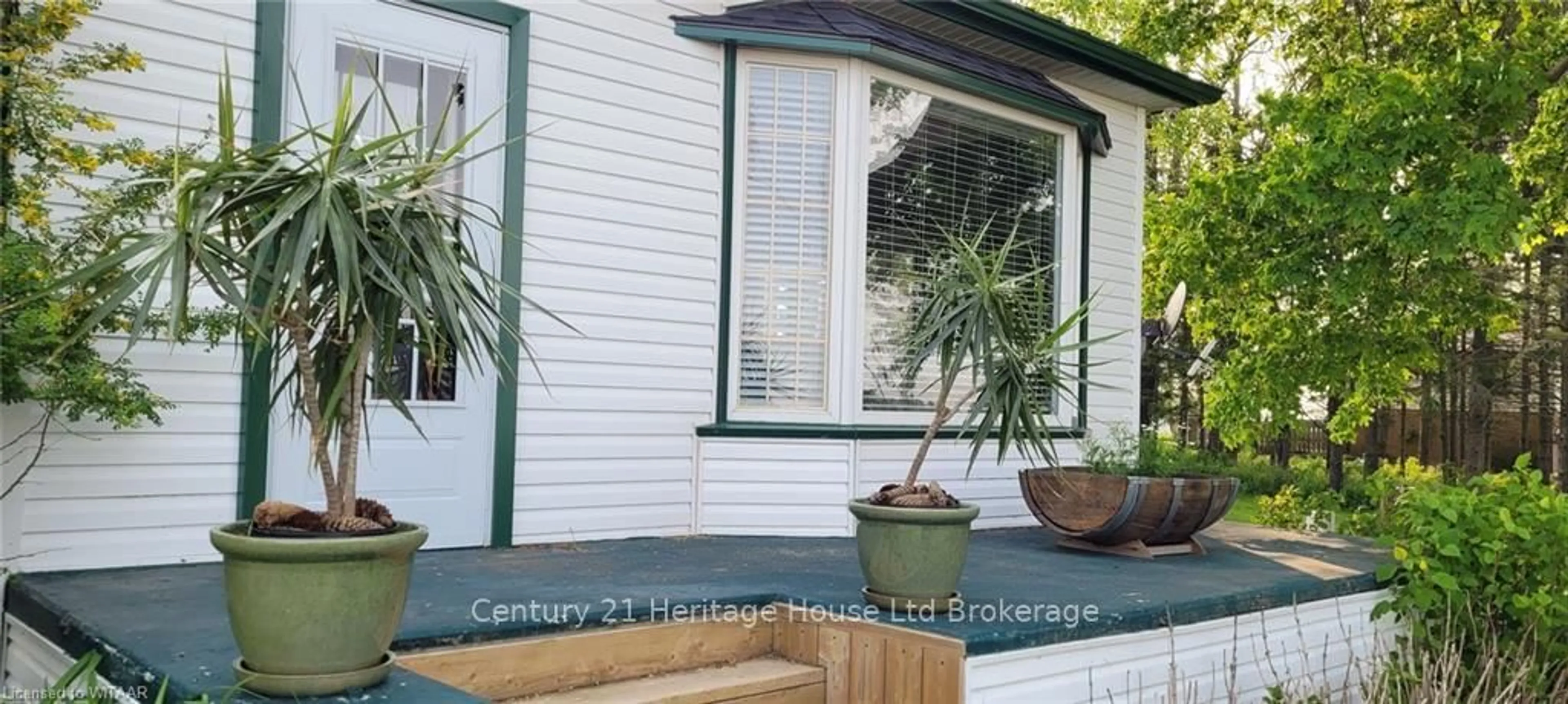Home with vinyl exterior material, street for 474593 DODGE Line, South-West Oxford Ontario N0J 1A0