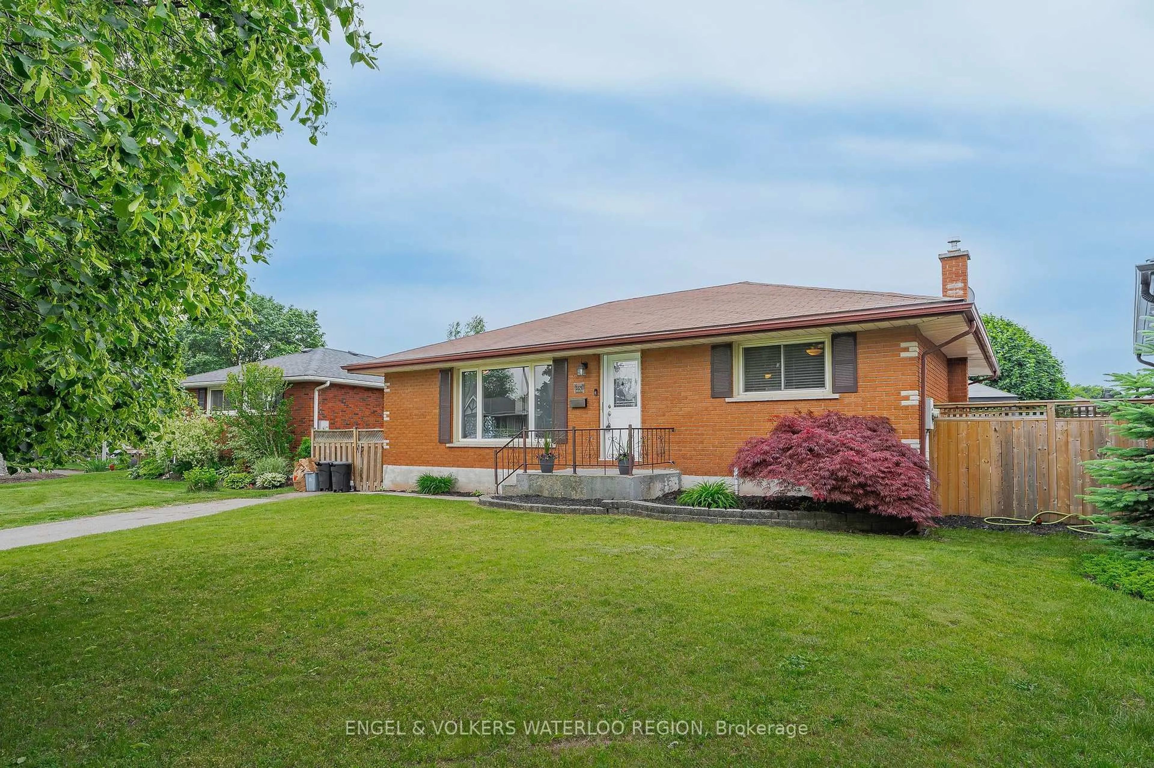 Home with brick exterior material, street for 23 Pembroke Ave, Brantford Ontario N3R 5B5