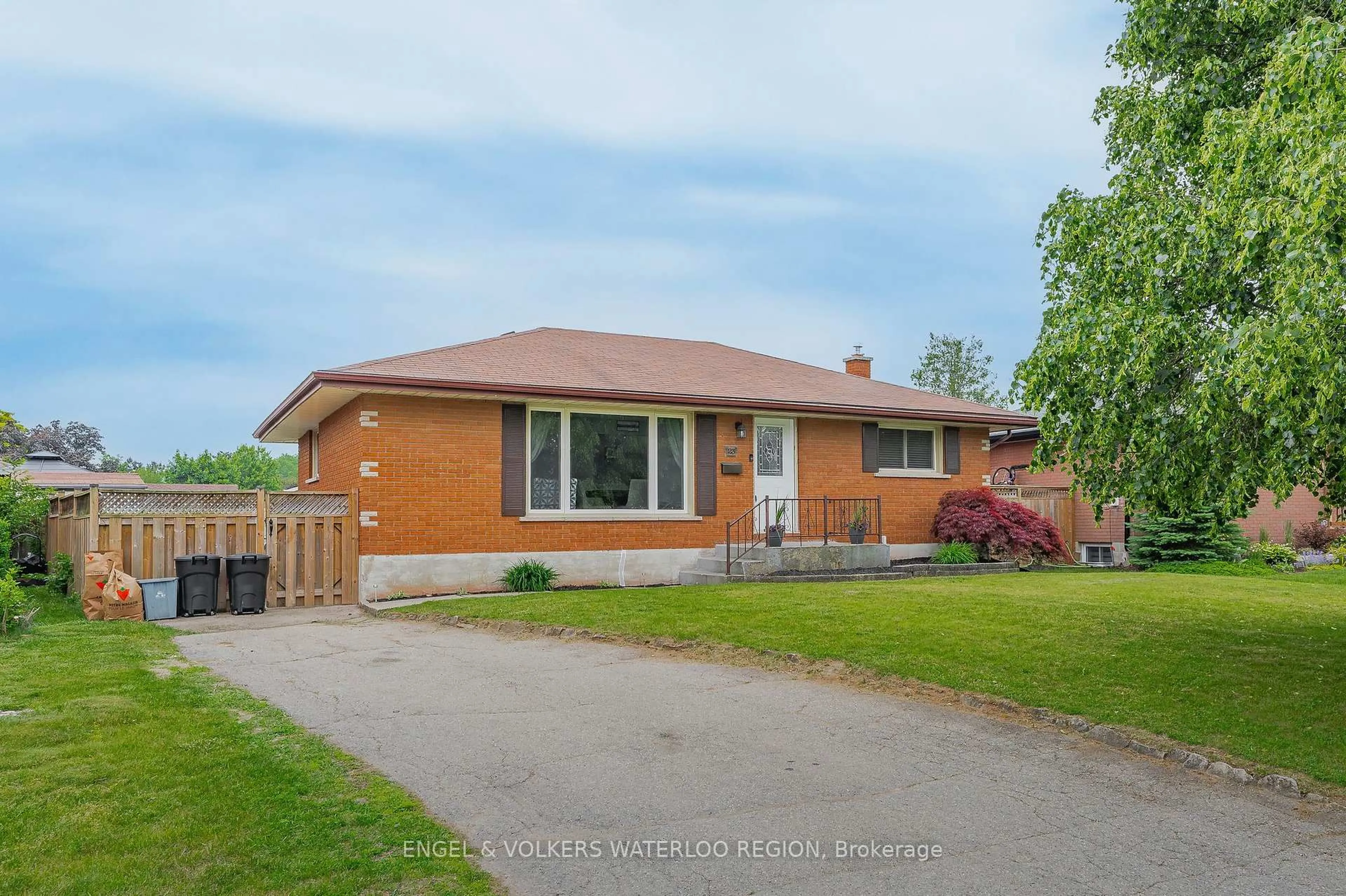 Home with brick exterior material, street for 23 Pembroke Ave, Brantford Ontario N3R 5B5