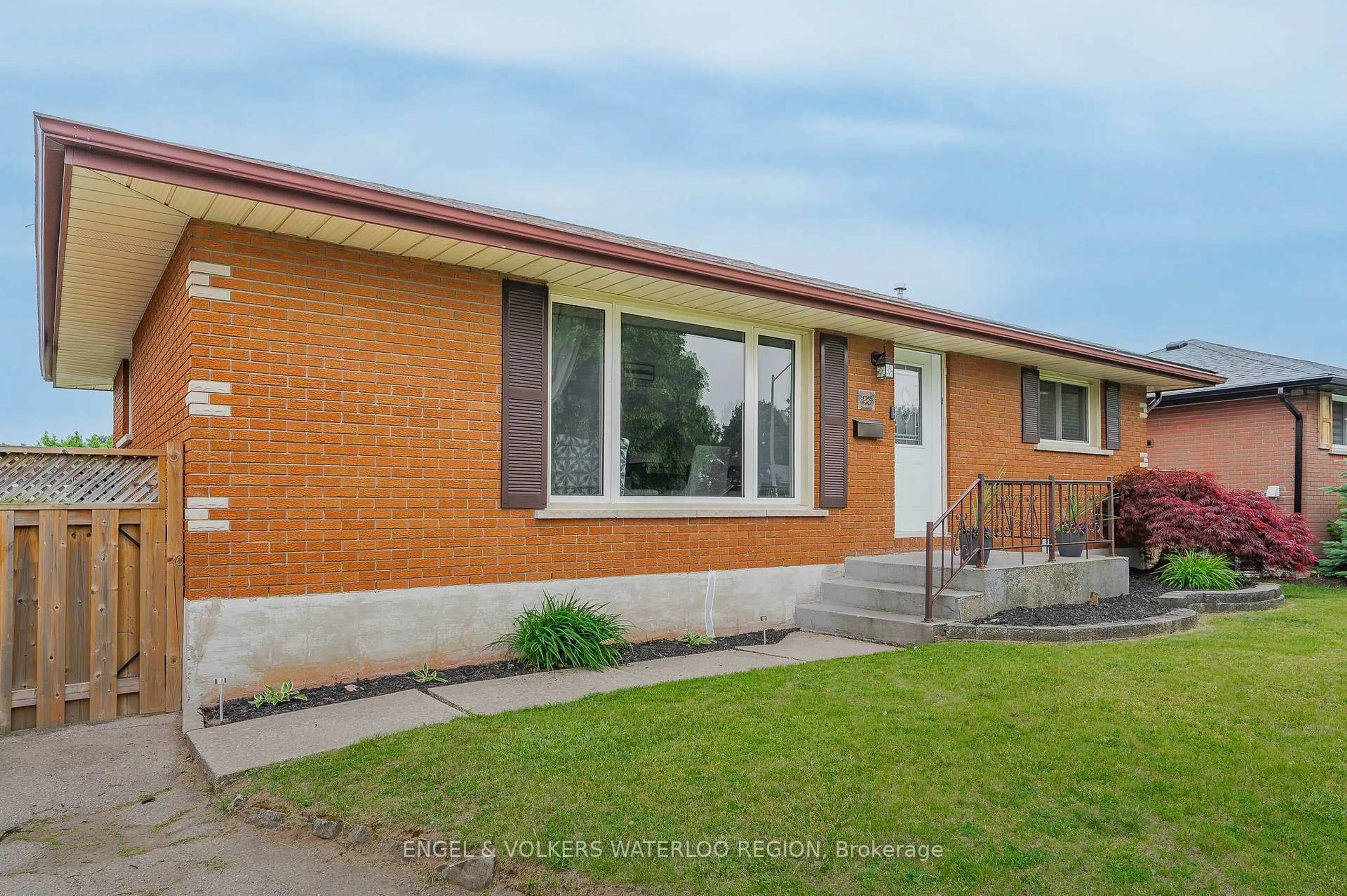Home with brick exterior material, street for 23 Pembroke Ave, Brantford Ontario N3R 5B5