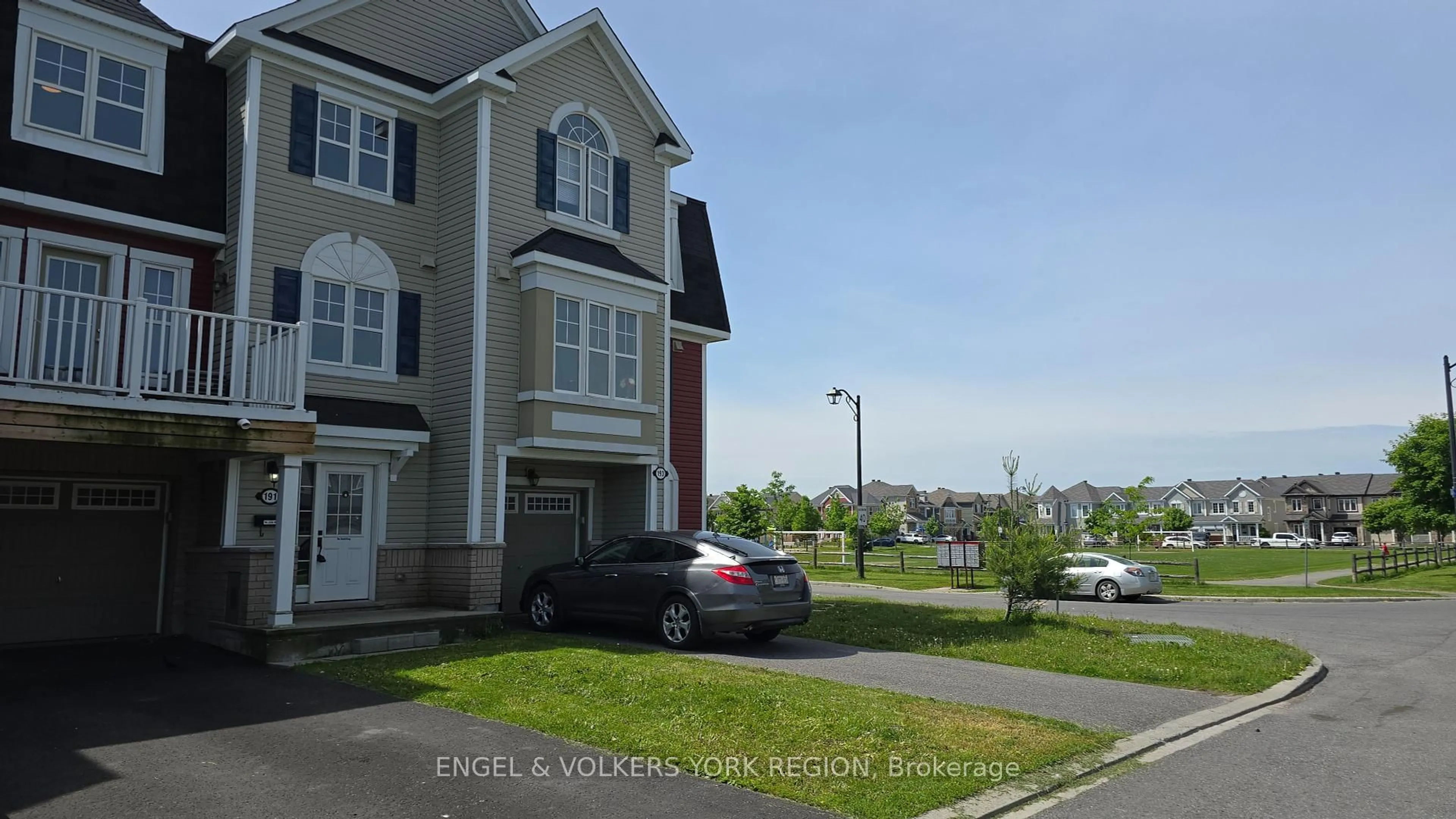 A pic from outside/outdoor area/front of a property/back of a property/a pic from drone, street for 191 Soleil Ave Ave, Ottawa Ontario K4A 0R5