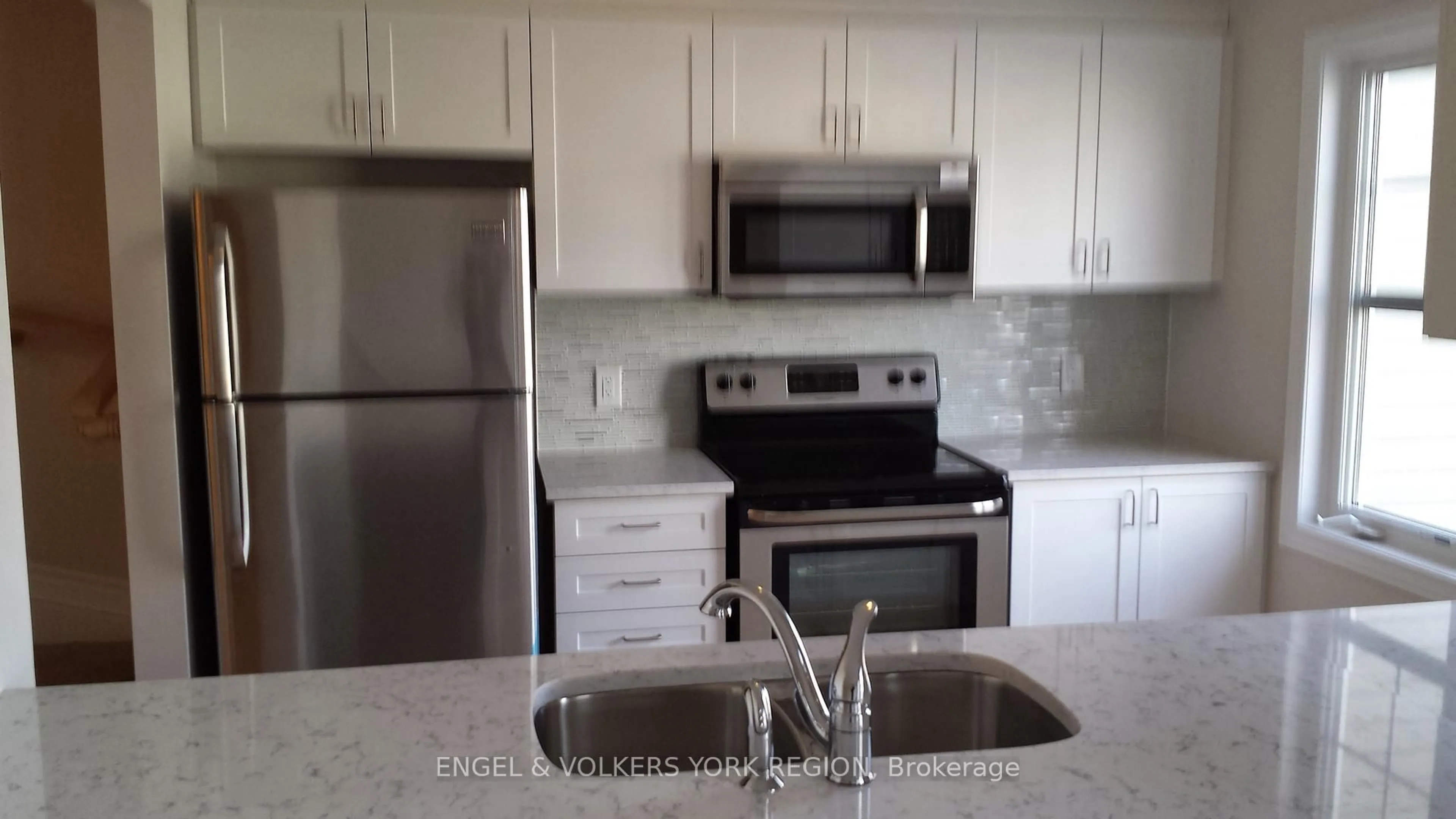 Standard kitchen, ceramic/tile floor for 191 Soleil Ave Ave, Ottawa Ontario K4A 0R5