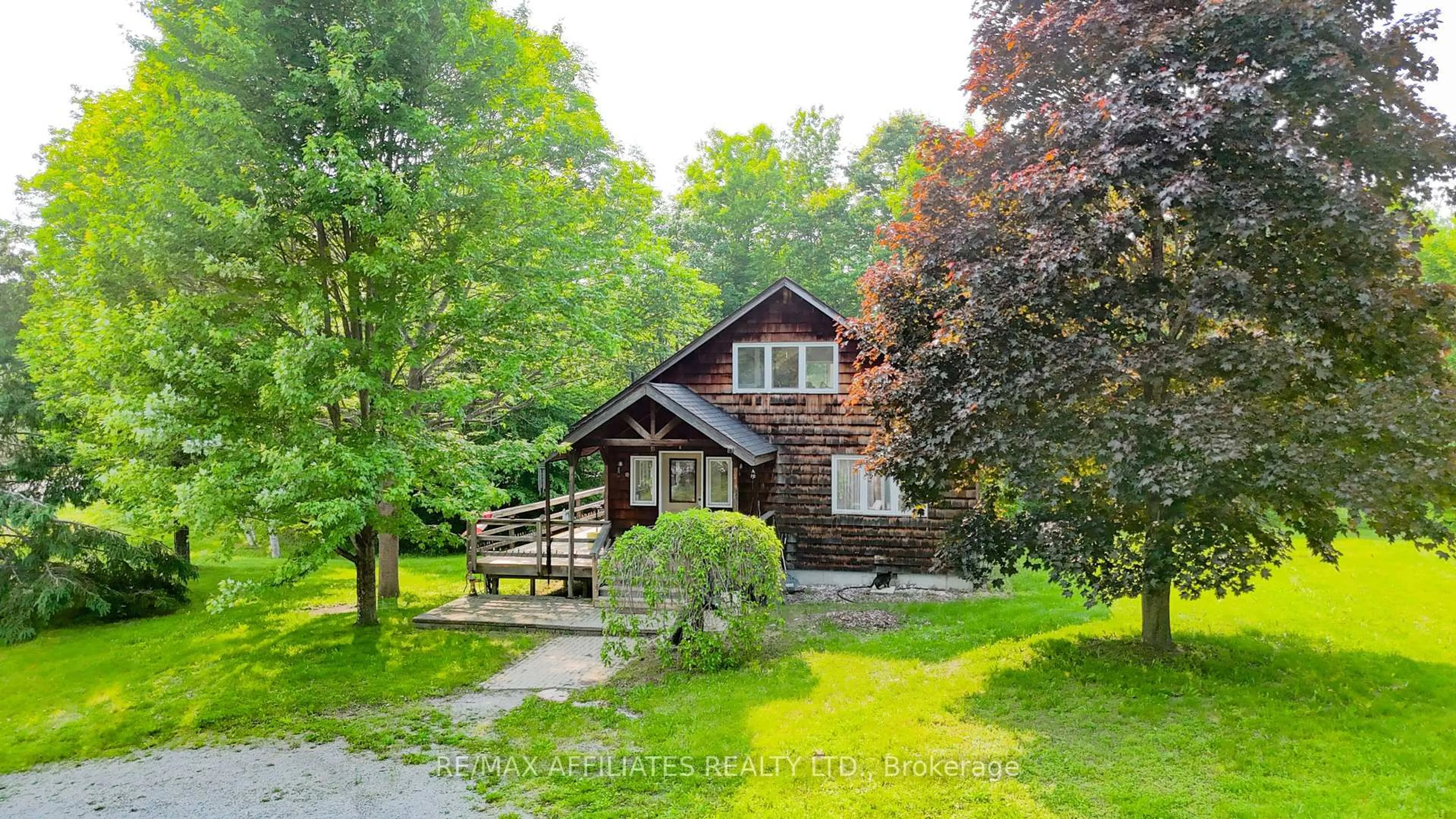 A pic from outside/outdoor area/front of a property/back of a property/a pic from drone, unknown for 1500 Mountain Rd, Rideau Lakes Ontario K0G 1X0