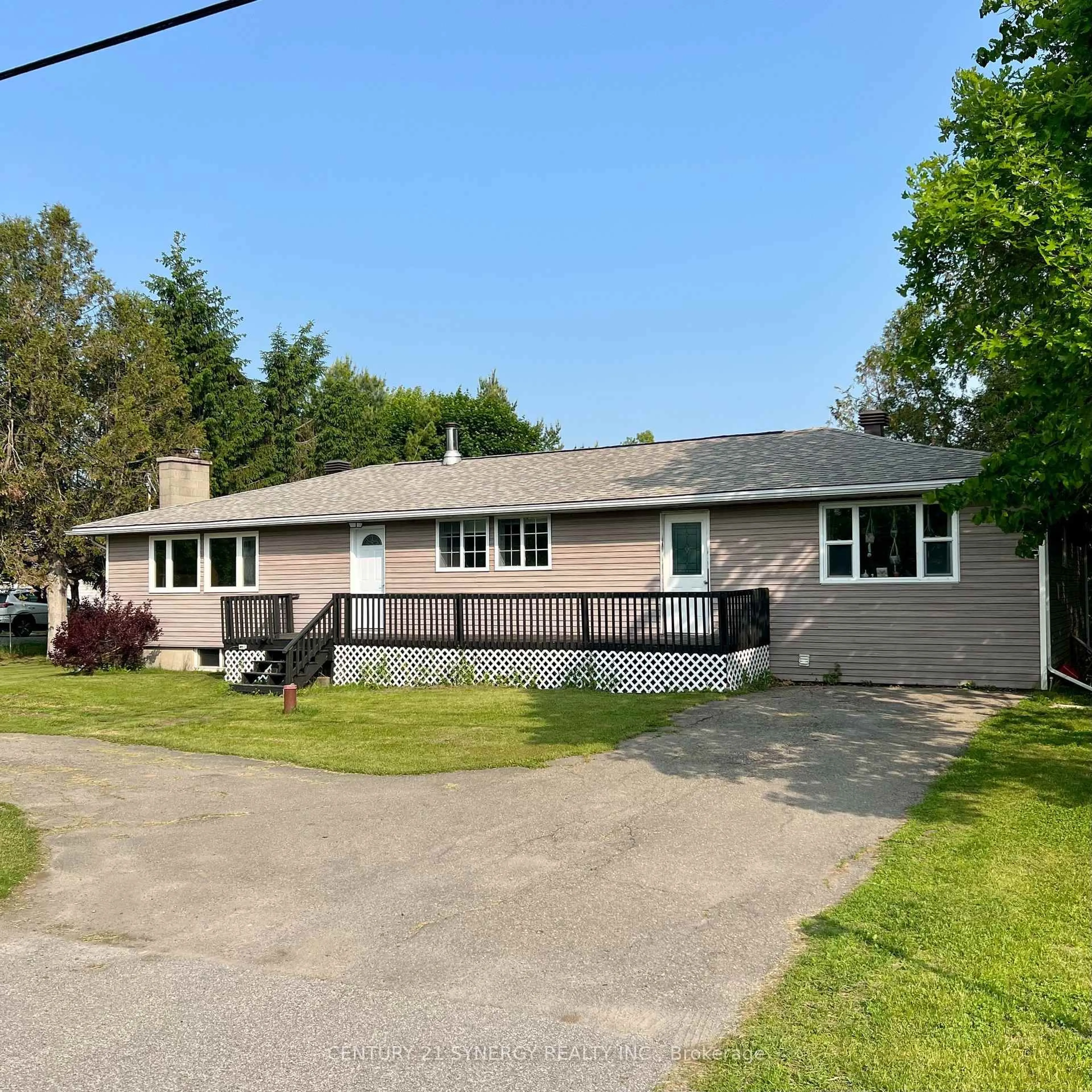 A pic from outside/outdoor area/front of a property/back of a property/a pic from drone, unknown for 6768 Roger Stevens Dr, Smiths Falls Ontario K7A 4S6