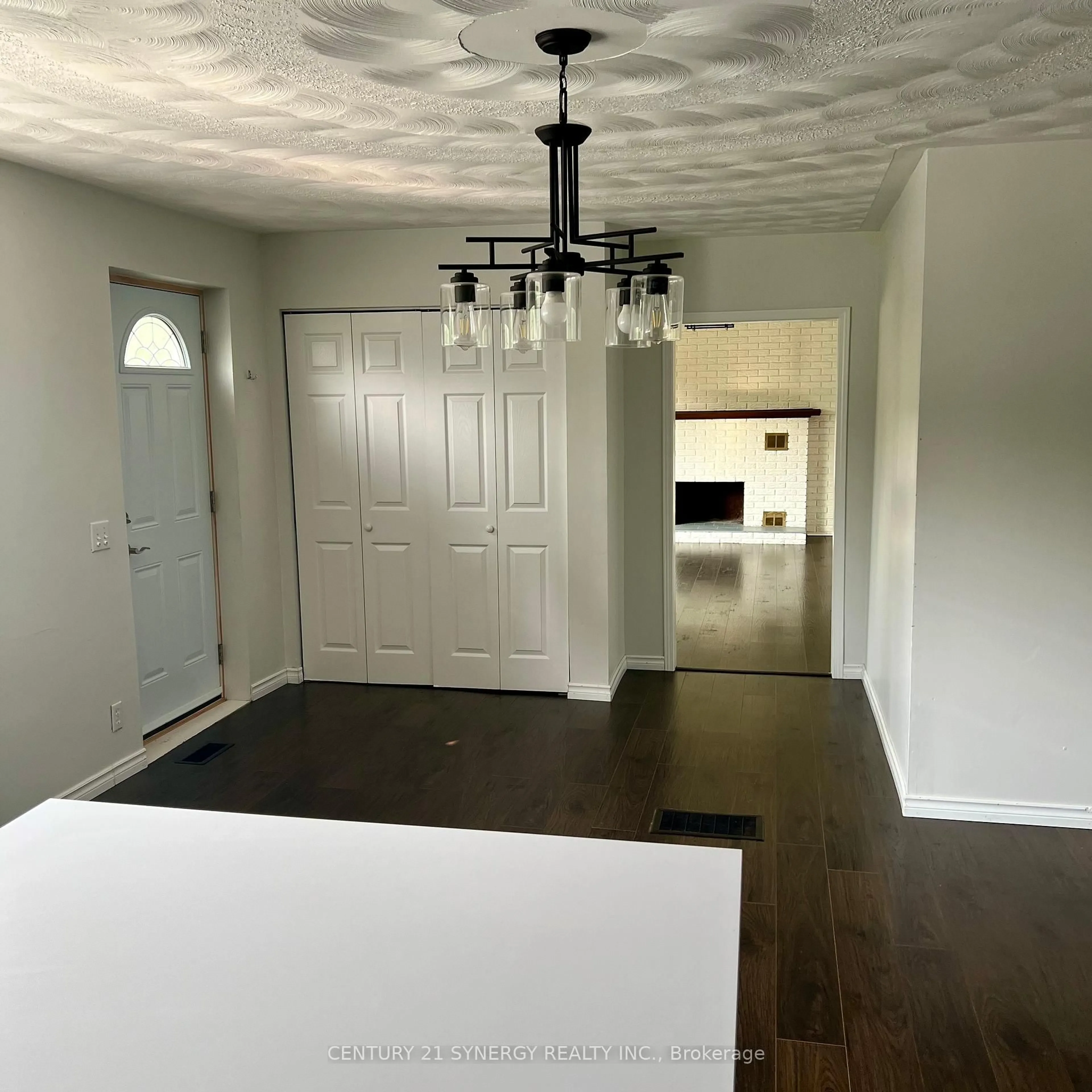 Indoor entryway for 6768 Roger Stevens Dr, Smiths Falls Ontario K7A 4S6