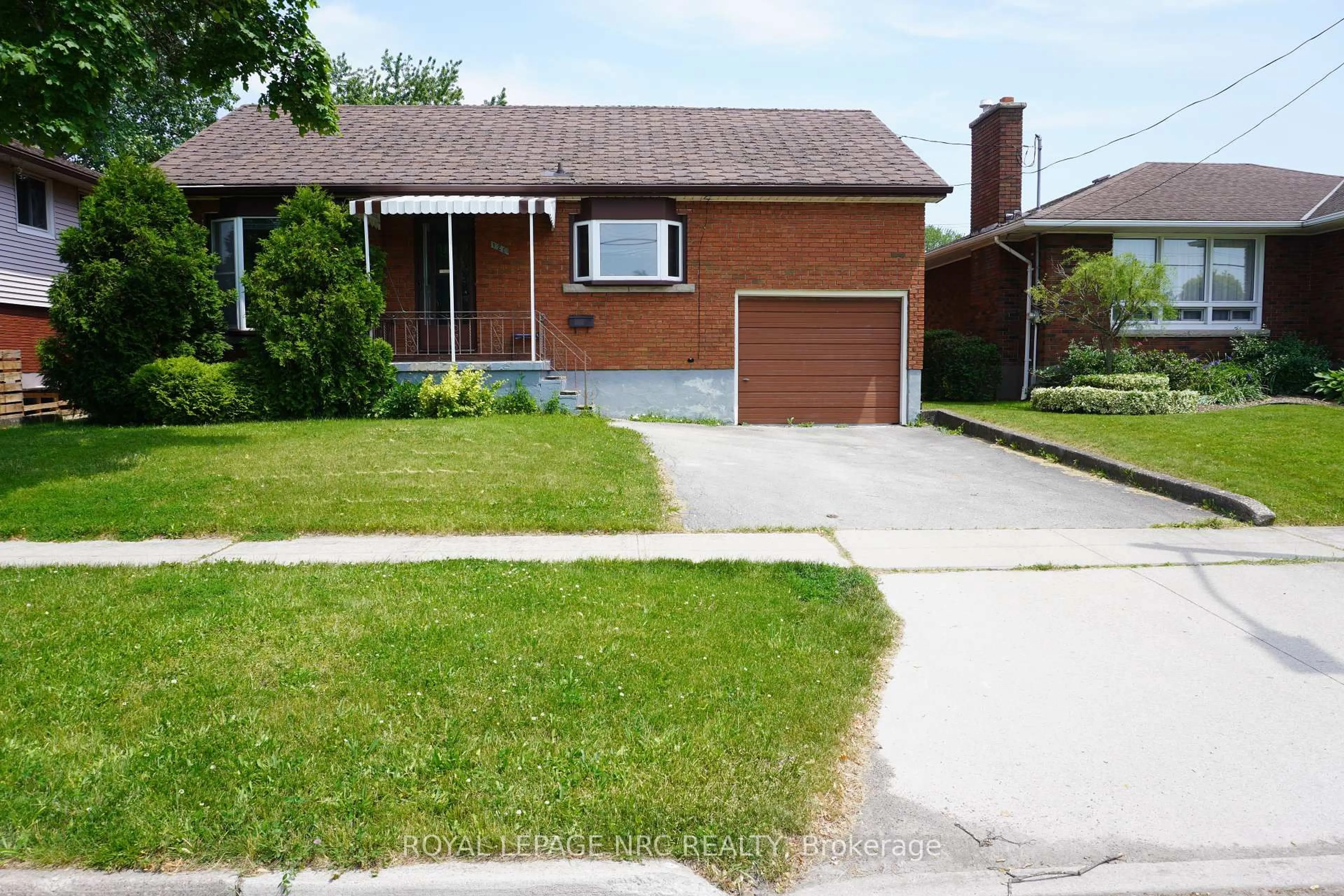 Home with brick exterior material, street for 120 Golden Blvd, Welland Ontario L3B 1J1