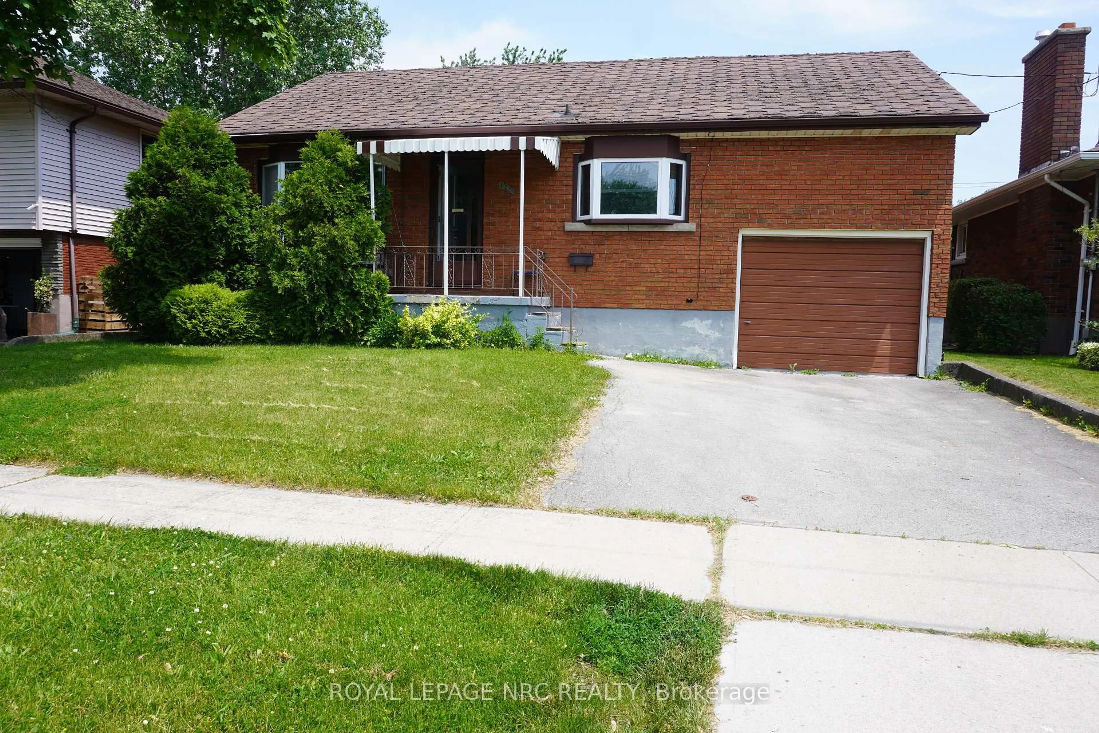 Home with brick exterior material, street for 120 Golden Blvd, Welland Ontario L3B 1J1